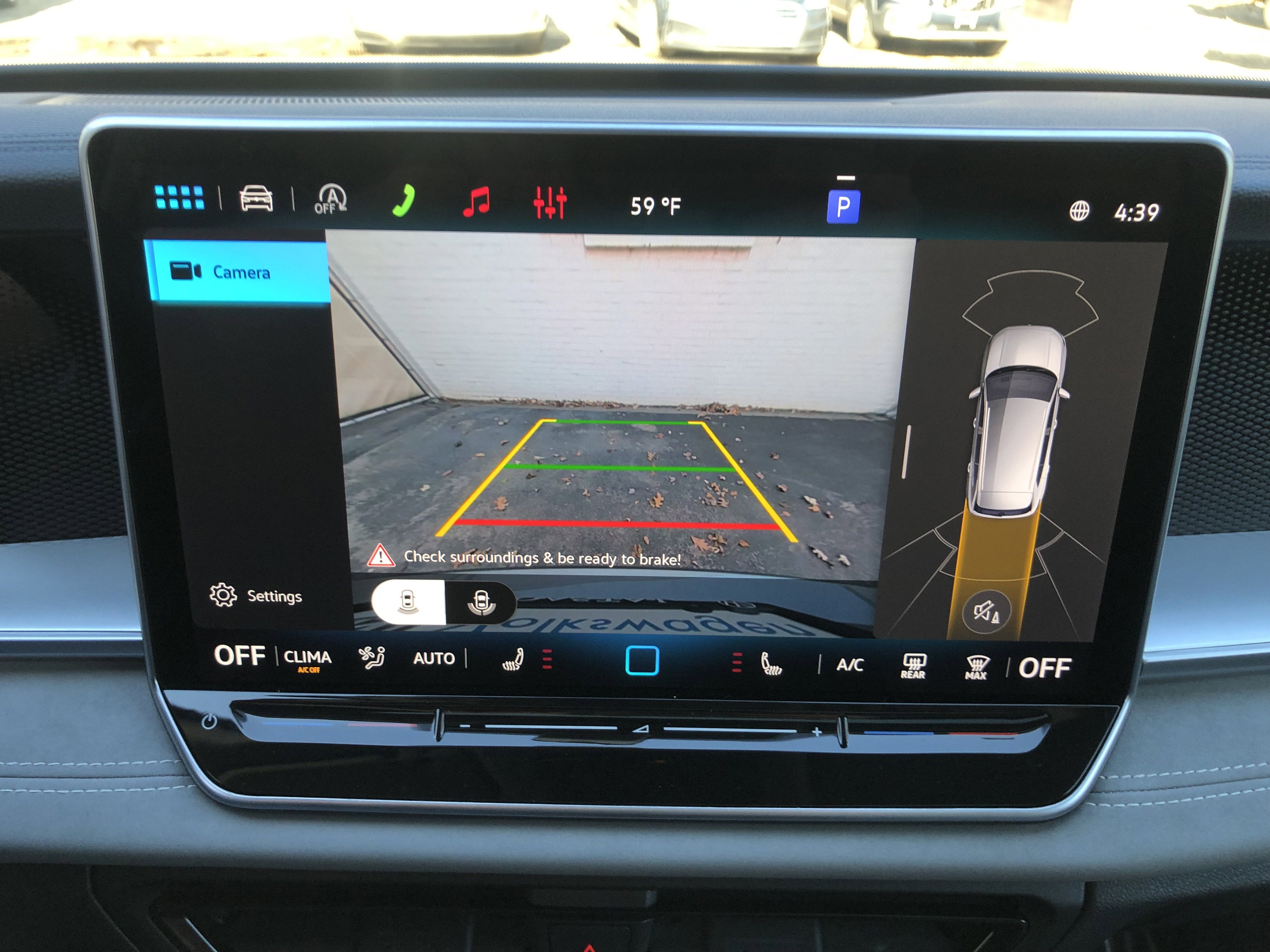 2026 Volkswagen Tiguan SE w/panoramic sunroof