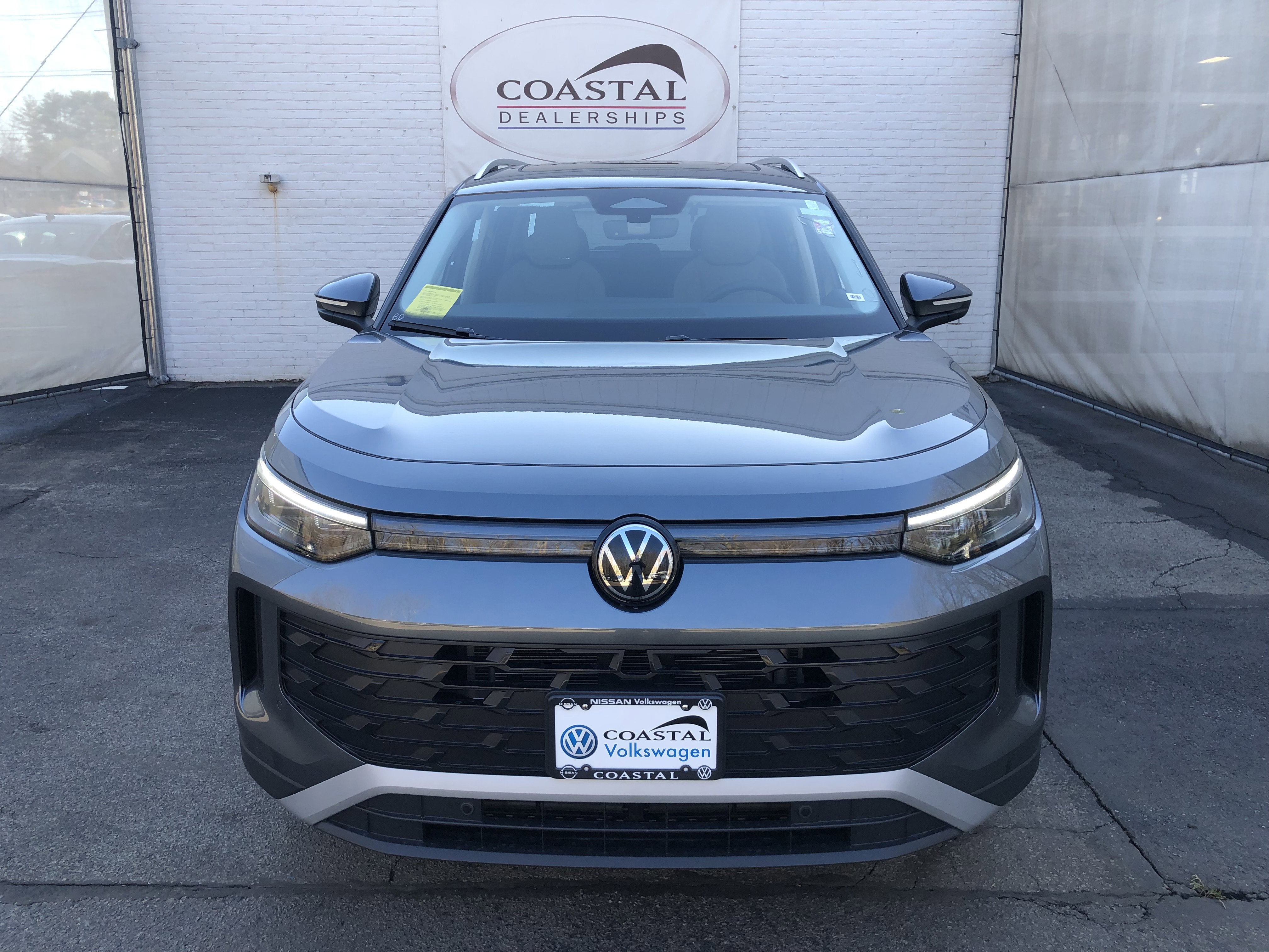 2026 Volkswagen Tiguan SE w/panoramic sunroof