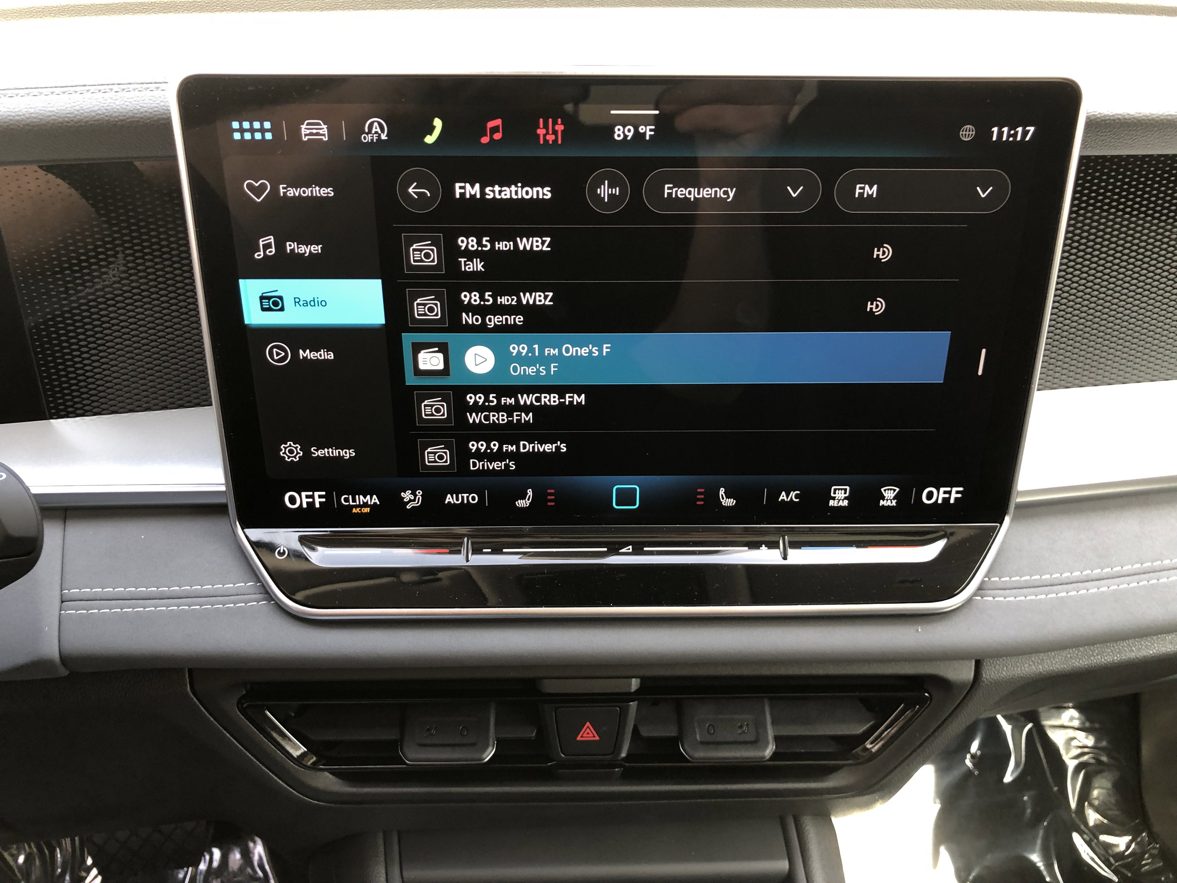 2026 Volkswagen Tiguan SE w/panoramic sunroof