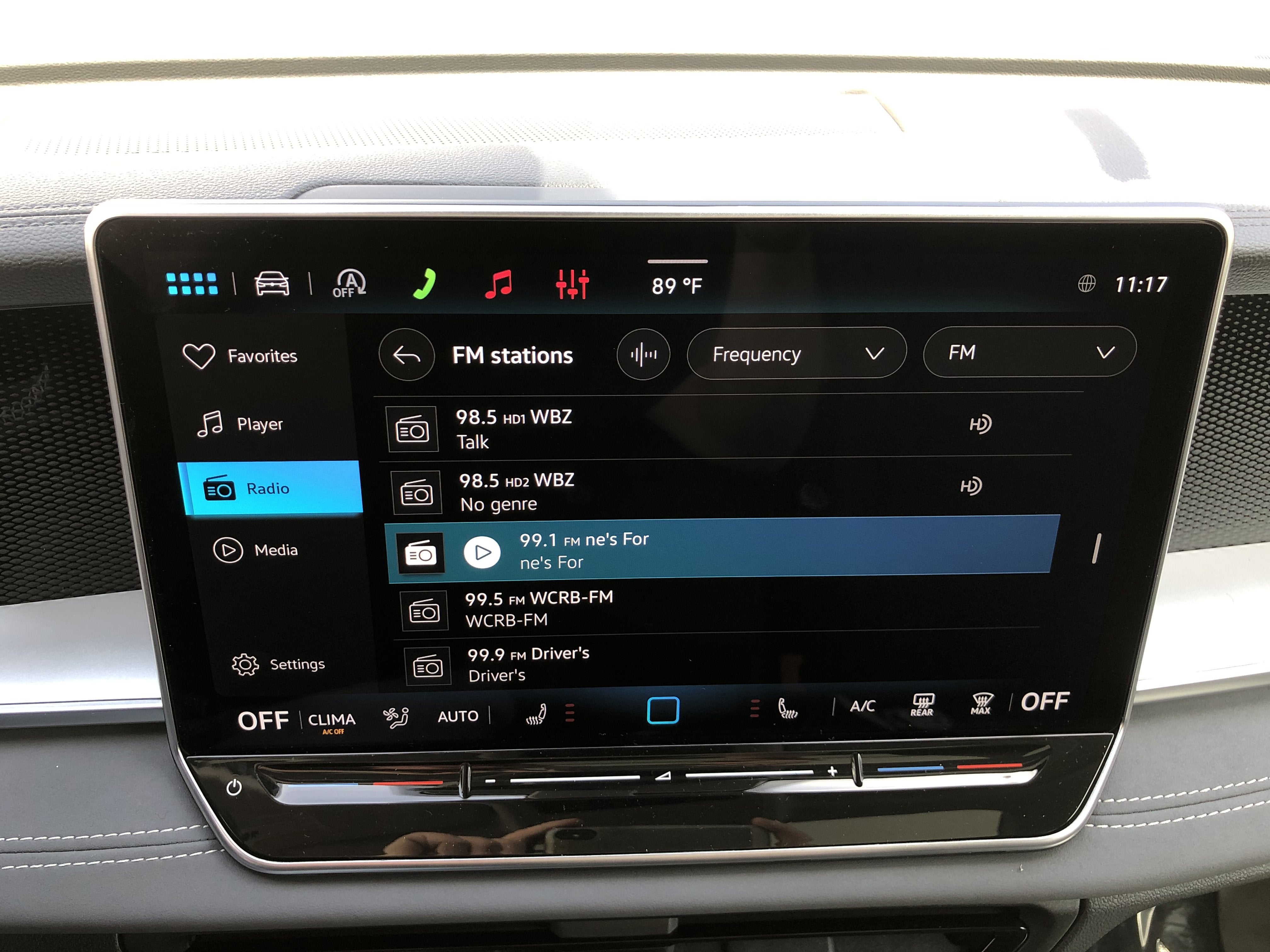 2026 Volkswagen Tiguan SE w/panoramic sunroof