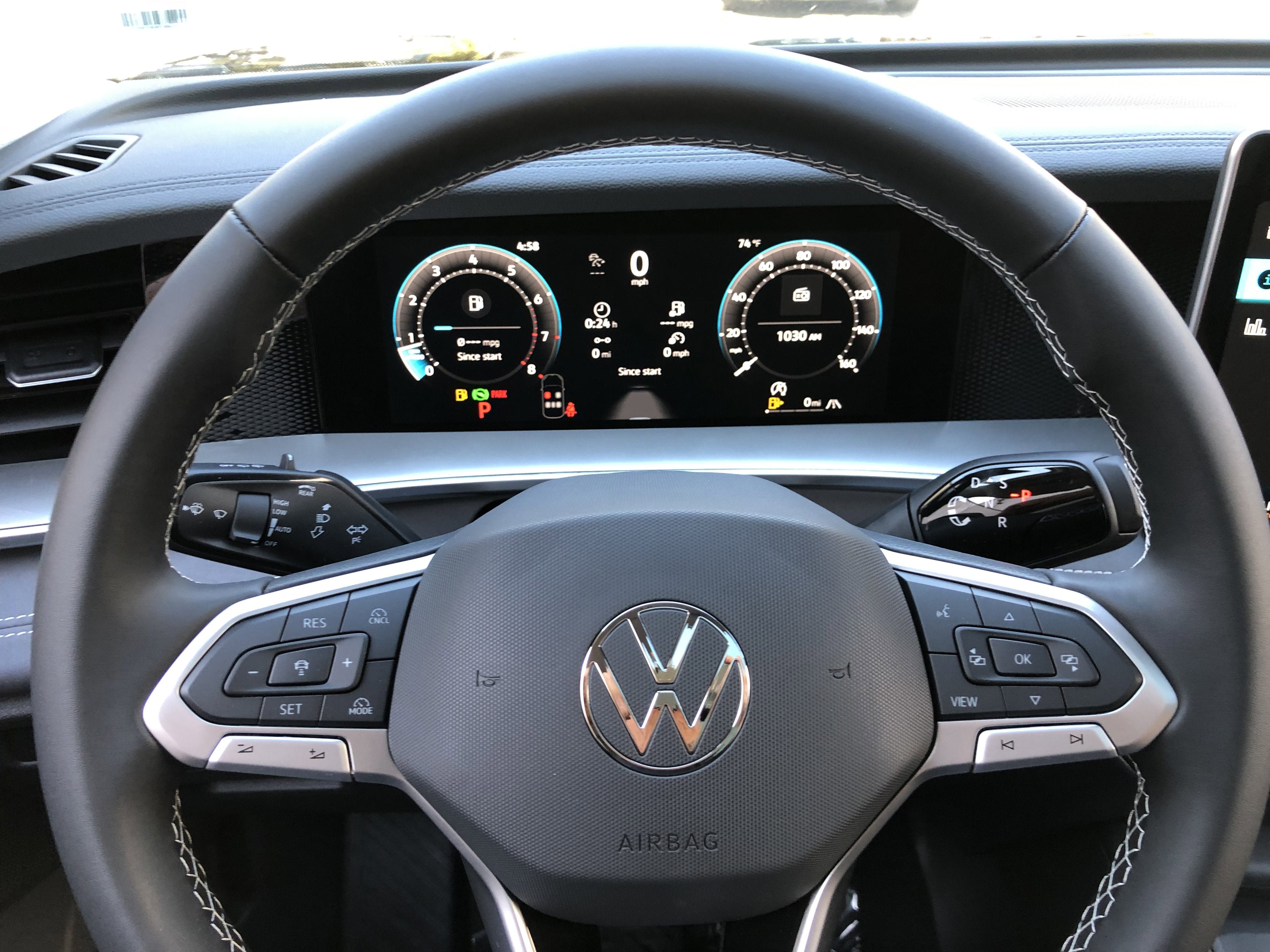 2026 Volkswagen Tiguan SE w/panoramic sunroof