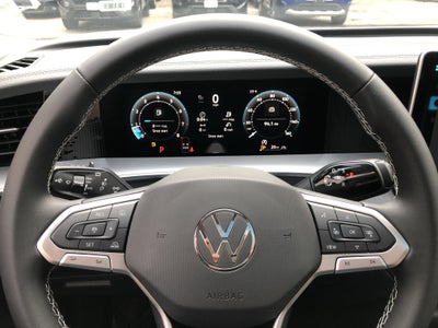 2026 Volkswagen Tiguan SE w/panoramic sunroof