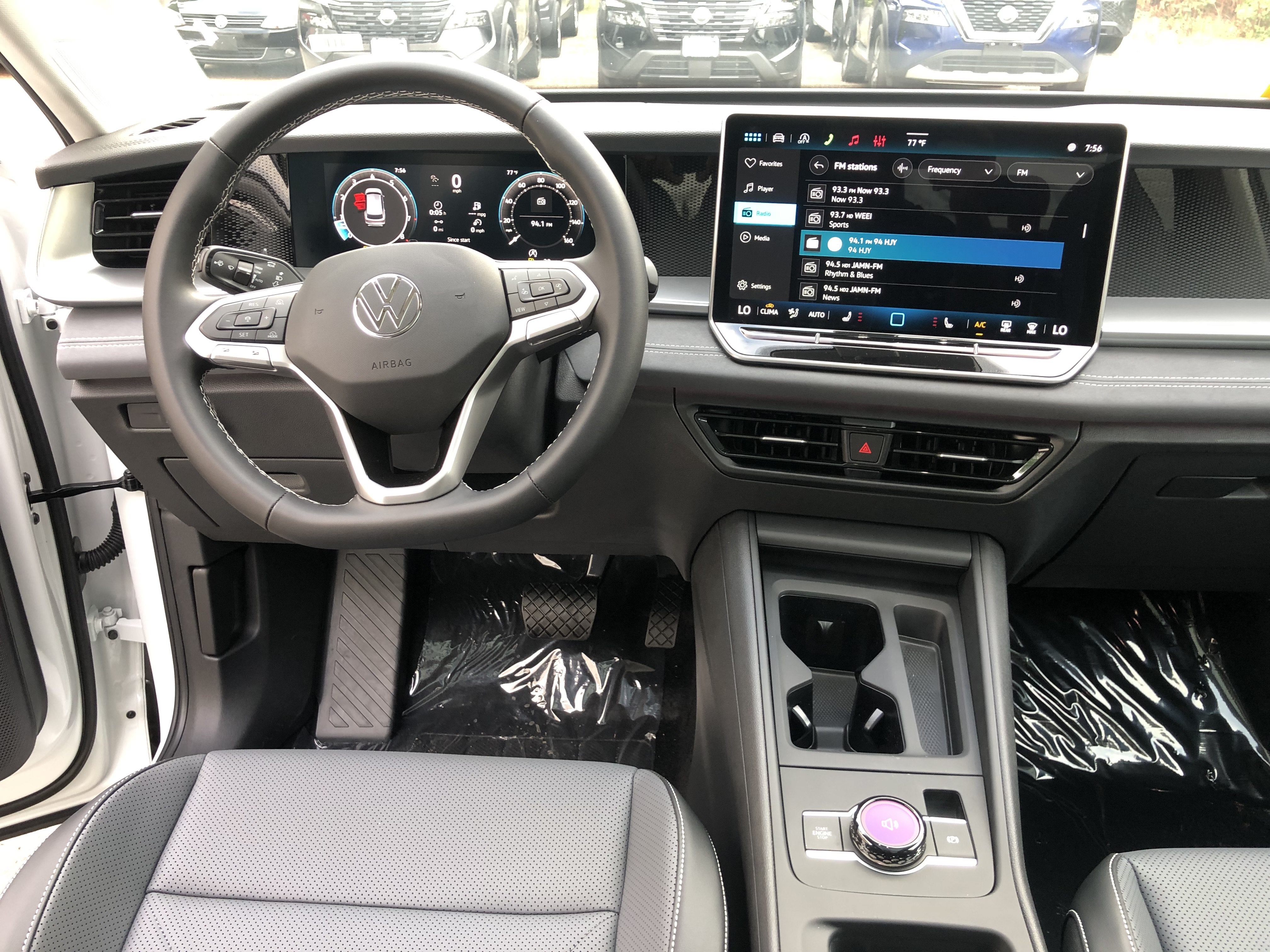 2026 Volkswagen Tiguan SE w/panoramic sunroof