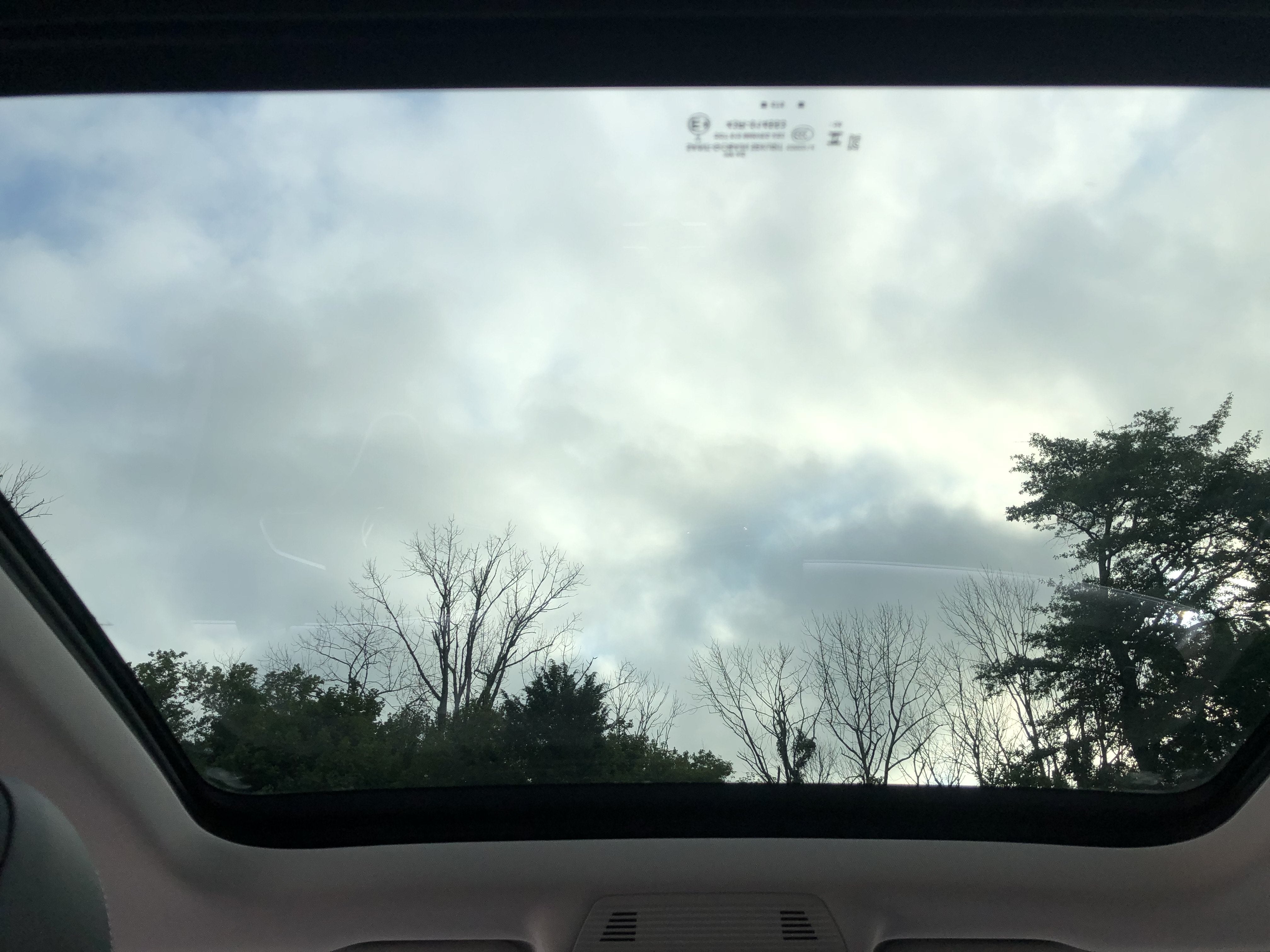 2026 Volkswagen Tiguan SE w/panoramic sunroof