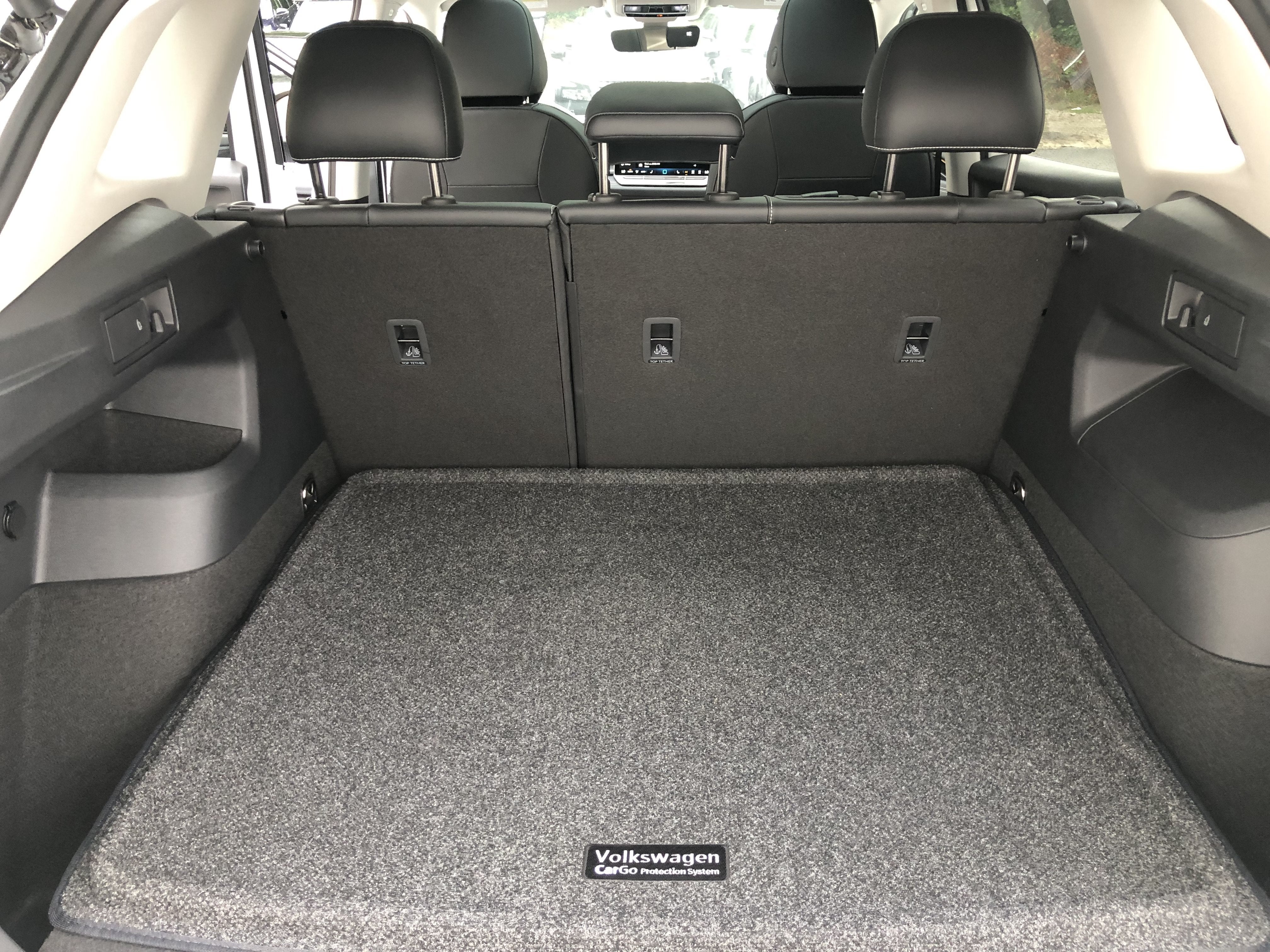 2026 Volkswagen Tiguan SE w/panoramic sunroof