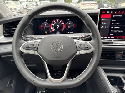 2026 Volkswagen Tiguan SE w/panoramic sunroof