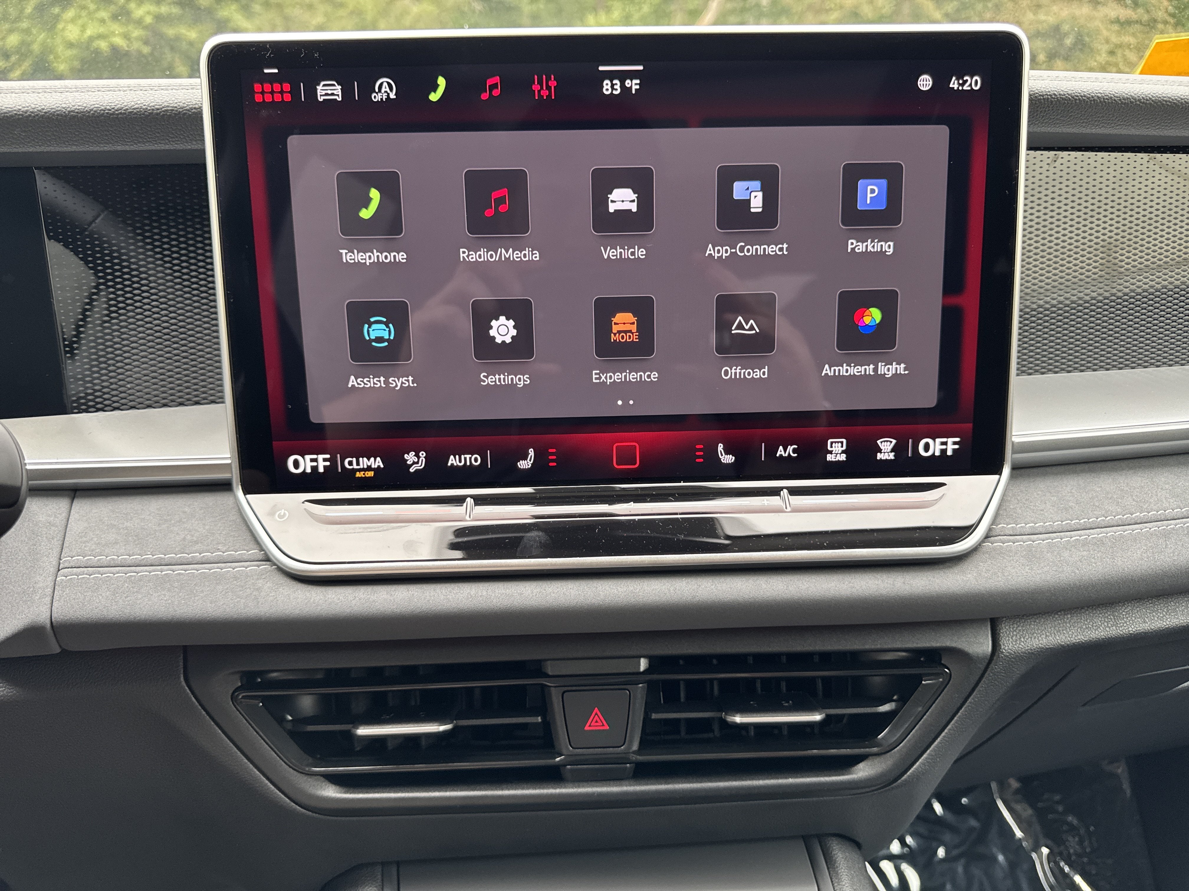 2026 Volkswagen Tiguan SE w/panoramic sunroof
