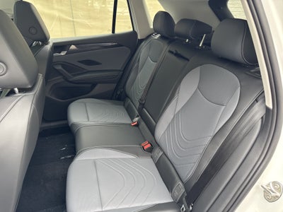 2026 Volkswagen Tiguan SE w/panoramic sunroof