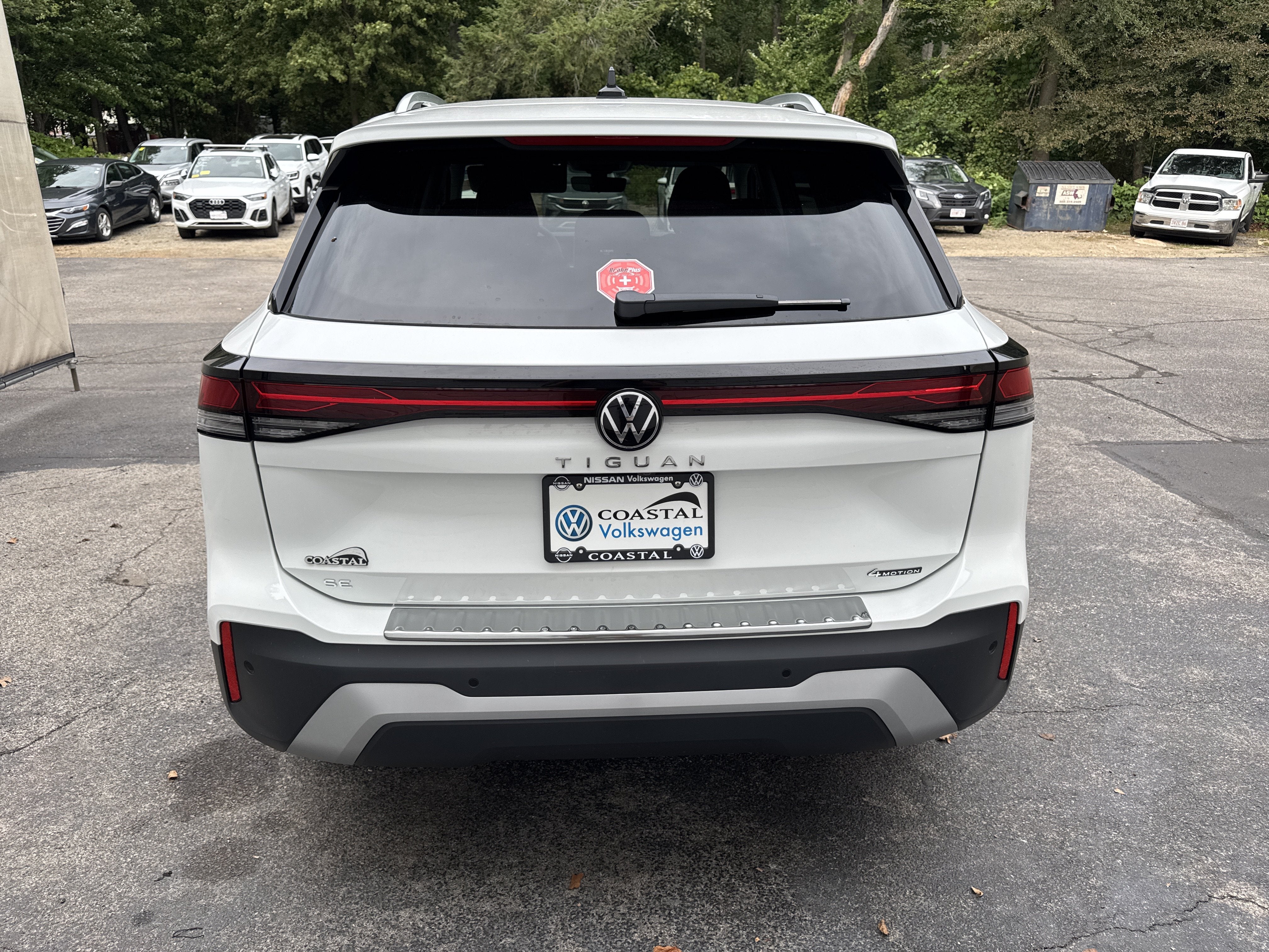 2026 Volkswagen Tiguan SE w/panoramic sunroof