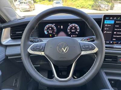 2026 Volkswagen Tiguan SE w/panoramic sunroof