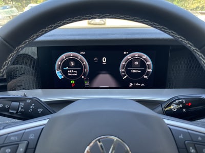 2026 Volkswagen Tiguan SE w/panoramic sunroof