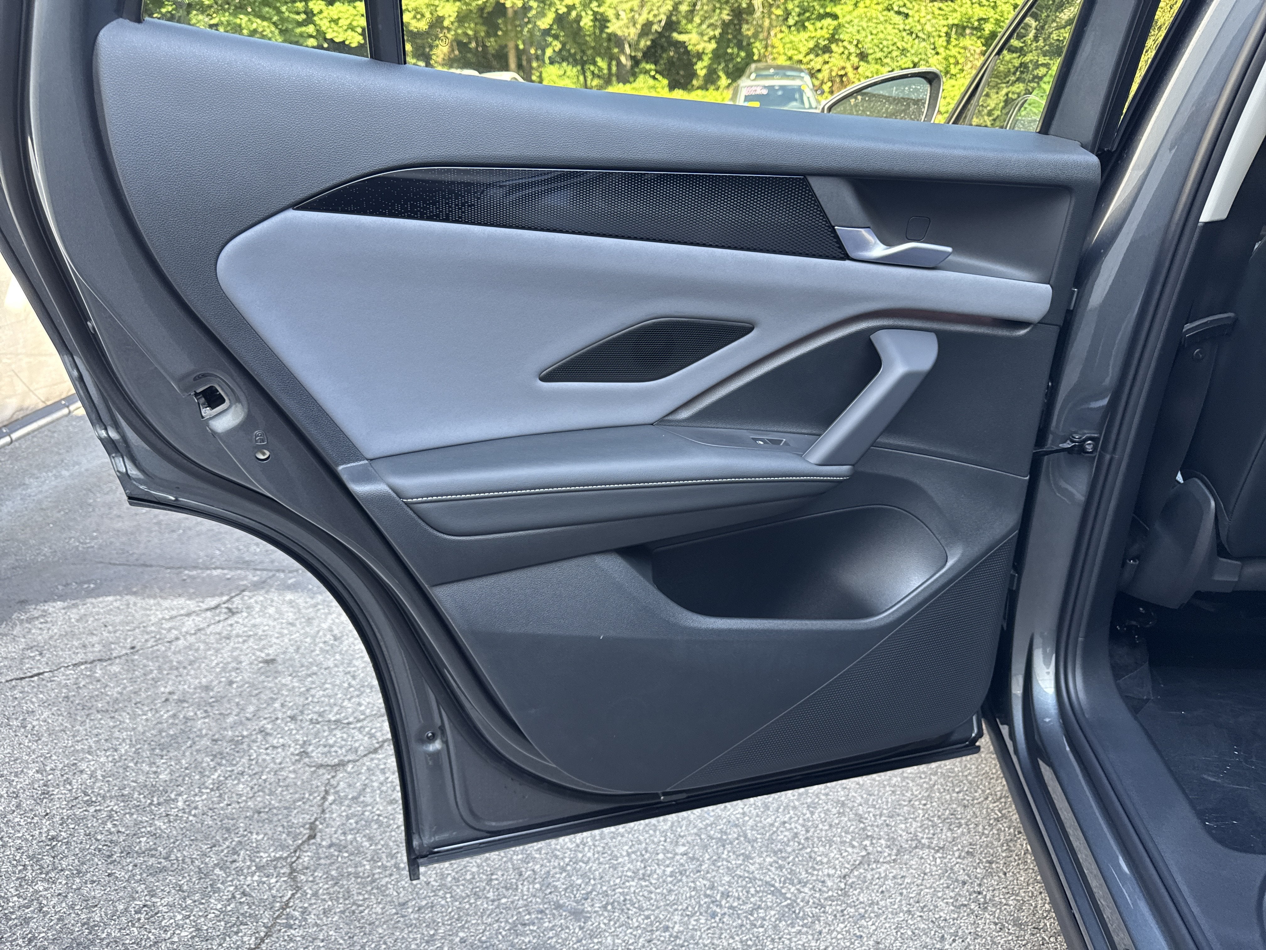 2026 Volkswagen Tiguan SE w/panoramic sunroof