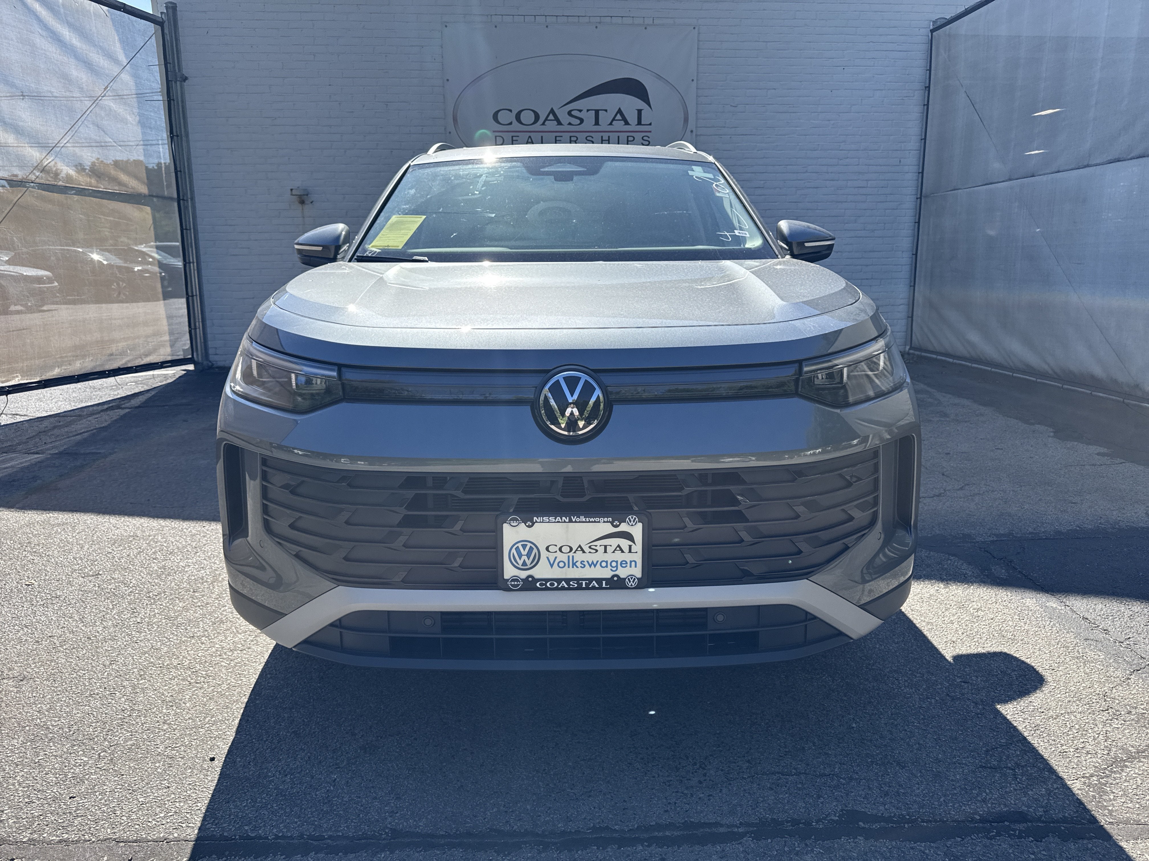 2026 Volkswagen Tiguan SE w/panoramic sunroof