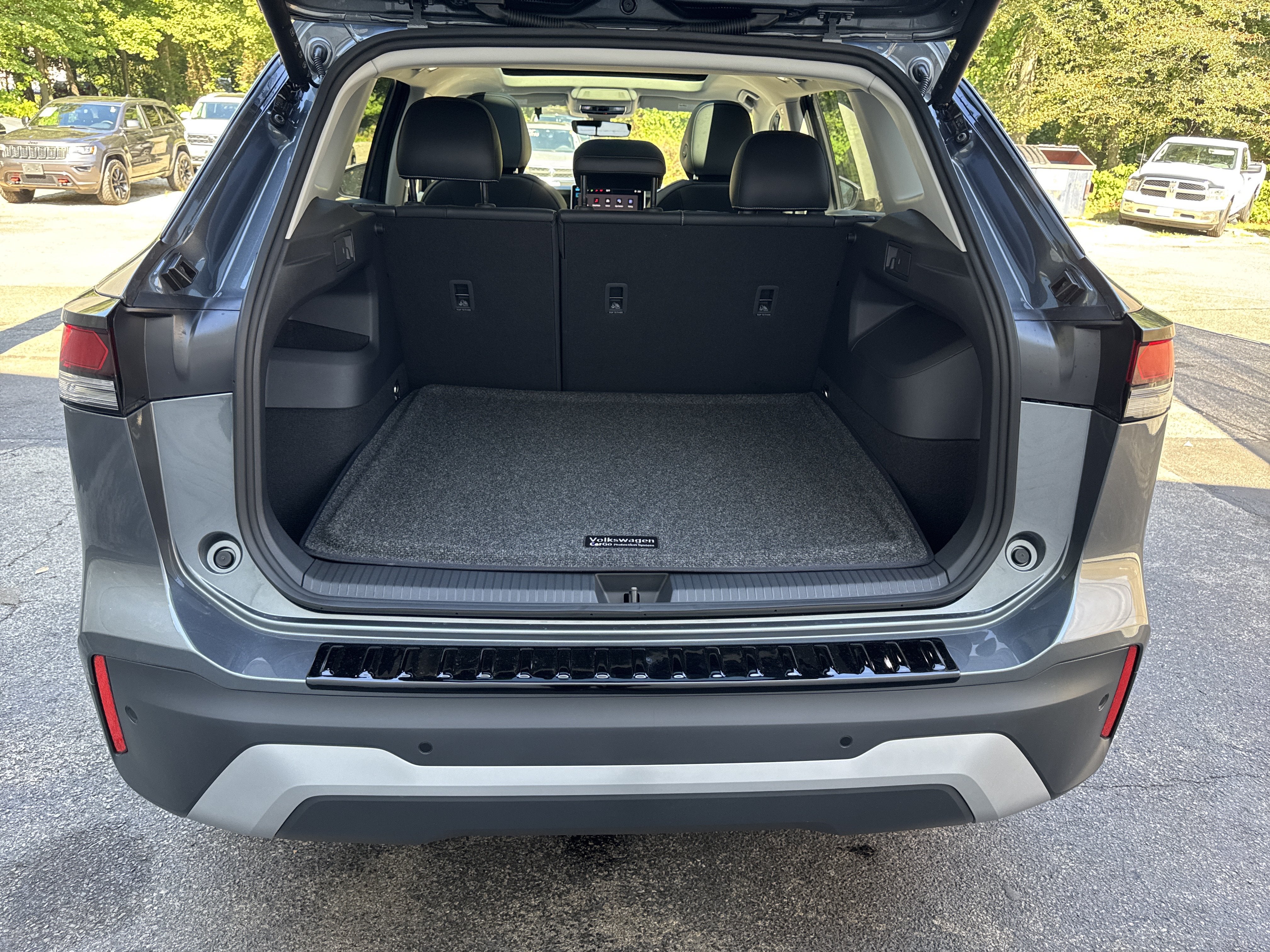 2026 Volkswagen Tiguan SE w/panoramic sunroof