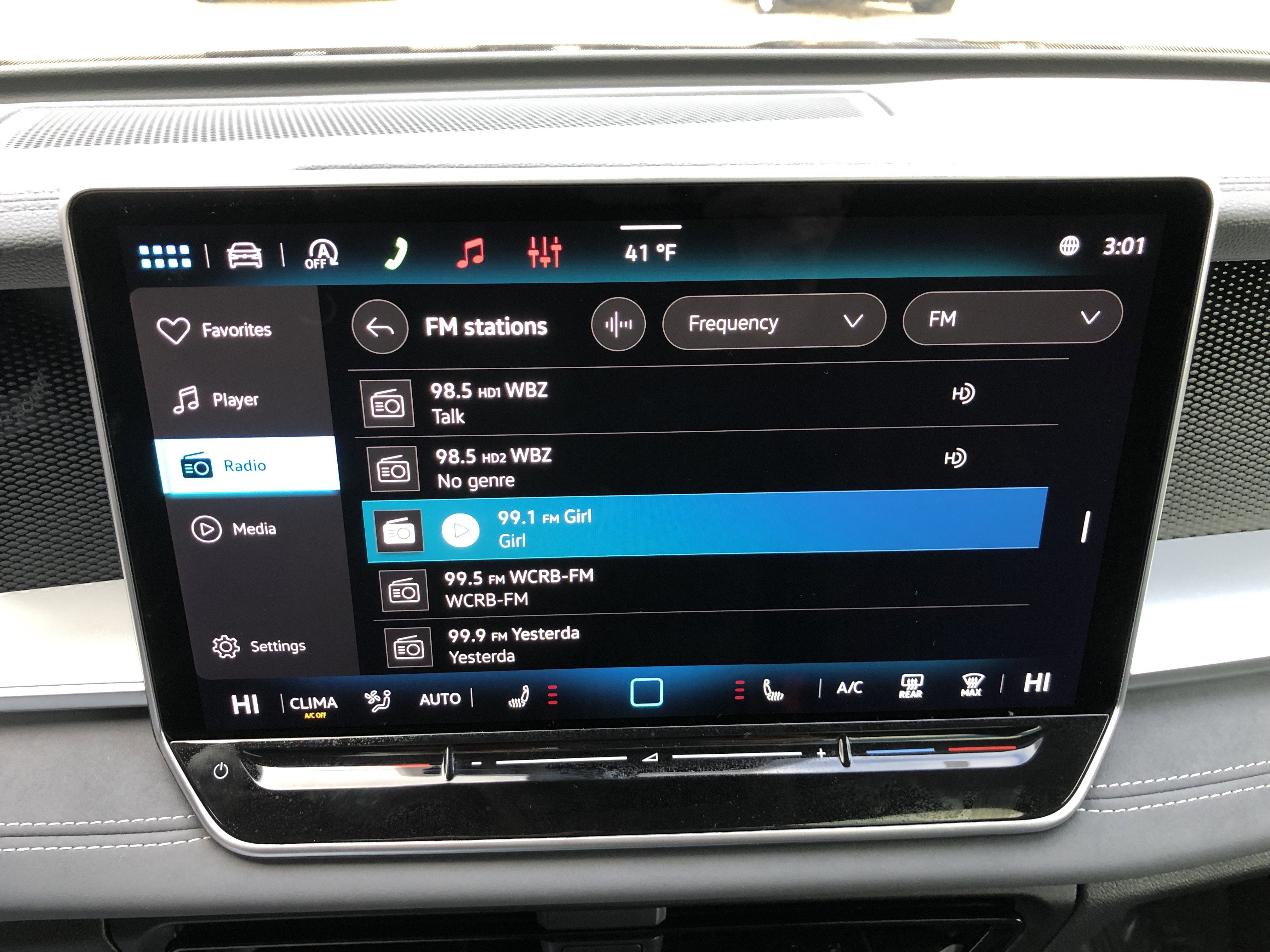 2026 Volkswagen Tiguan SE w/panoramic sunroof