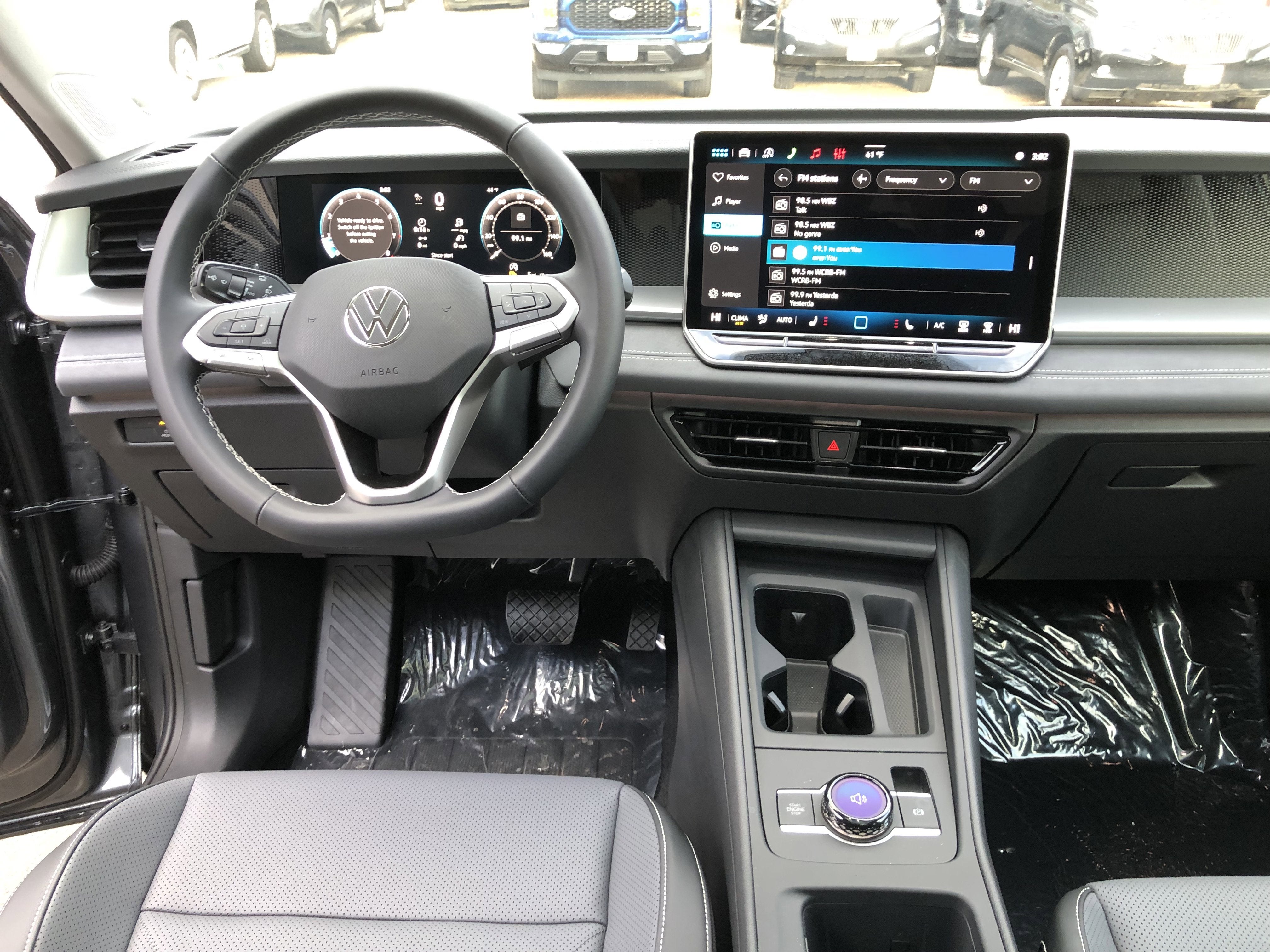 2026 Volkswagen Tiguan SE w/panoramic sunroof