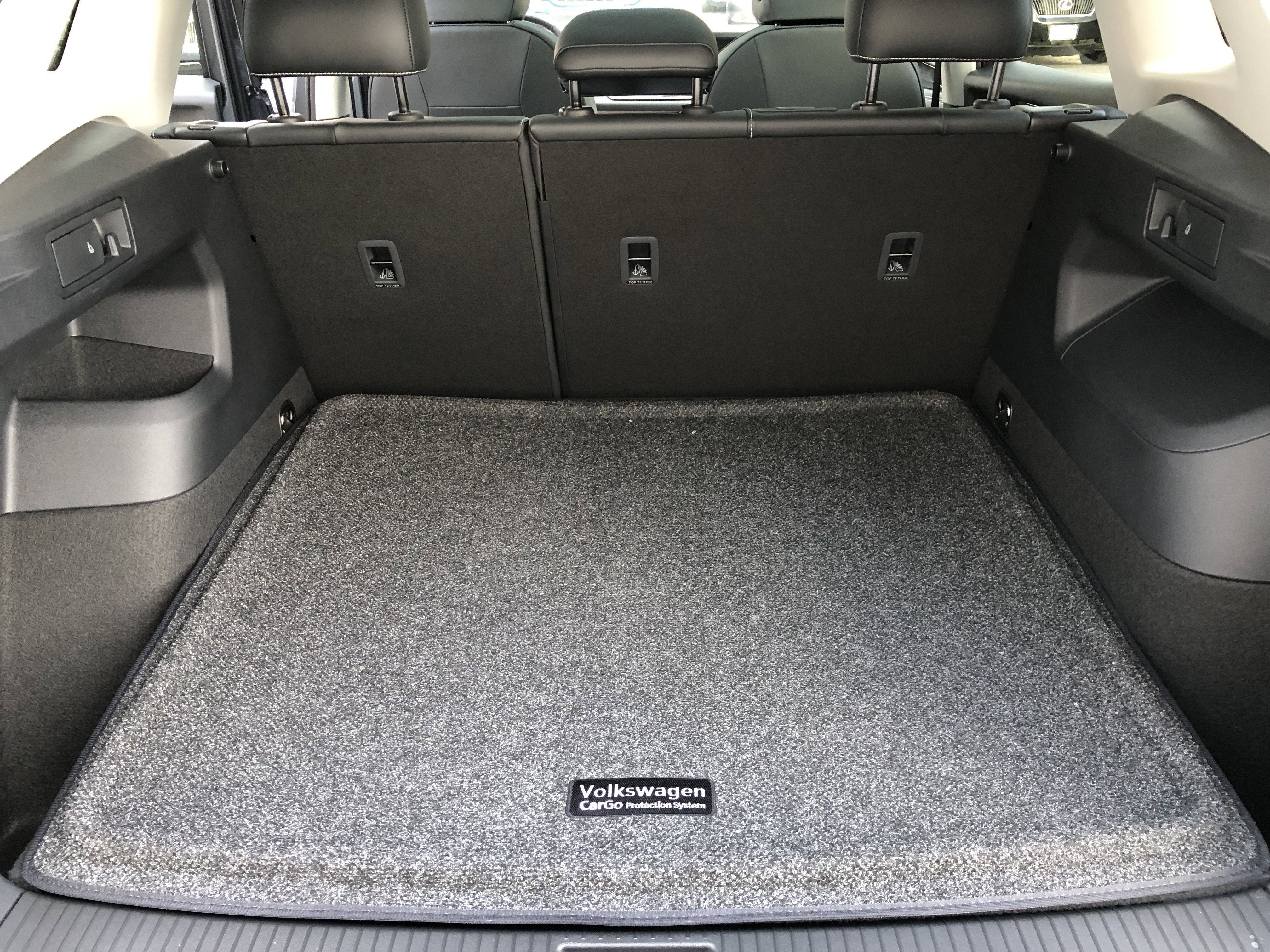 2026 Volkswagen Tiguan SE w/panoramic sunroof