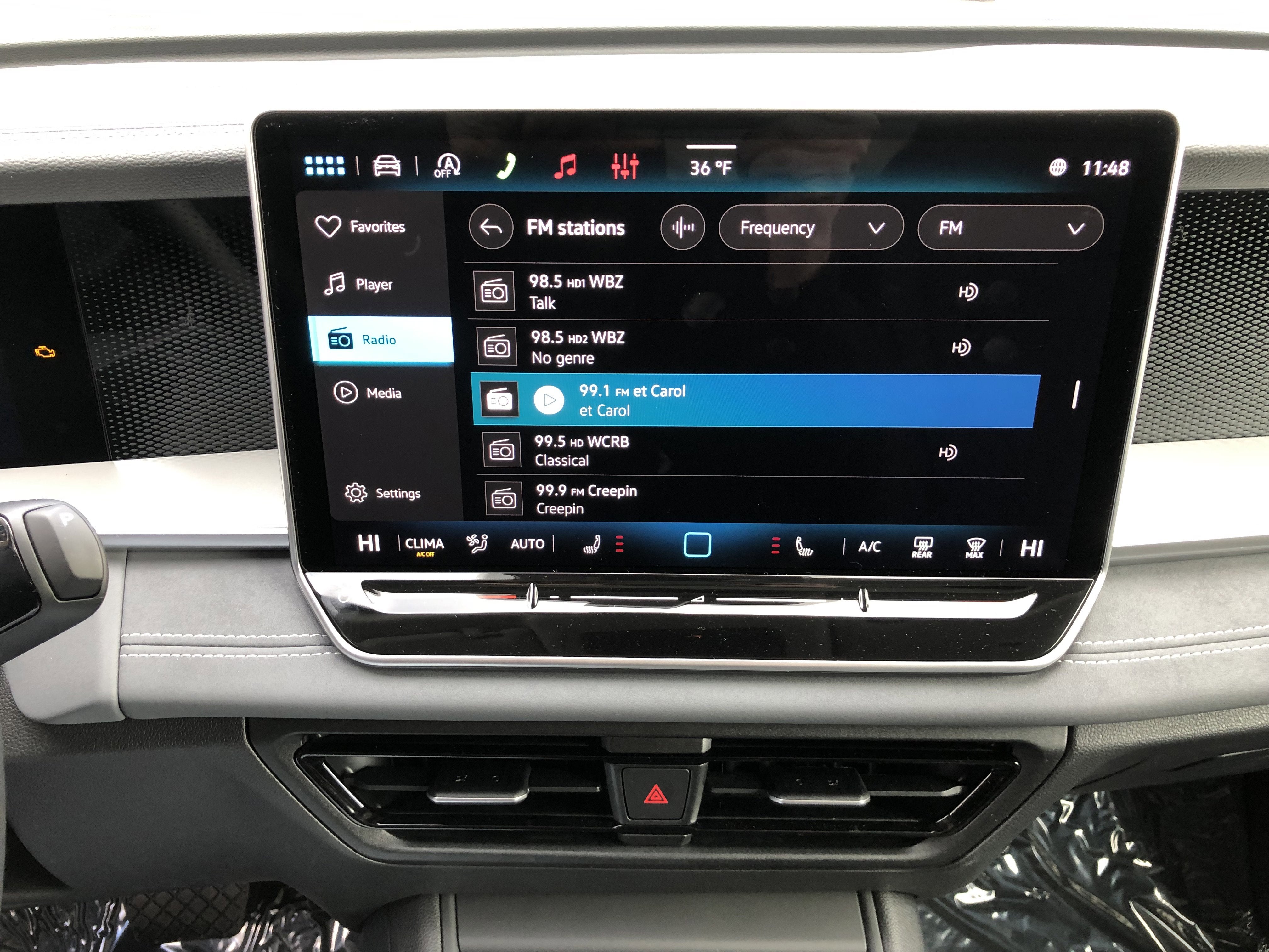 2026 Volkswagen Tiguan SE w/panoramic sunroof