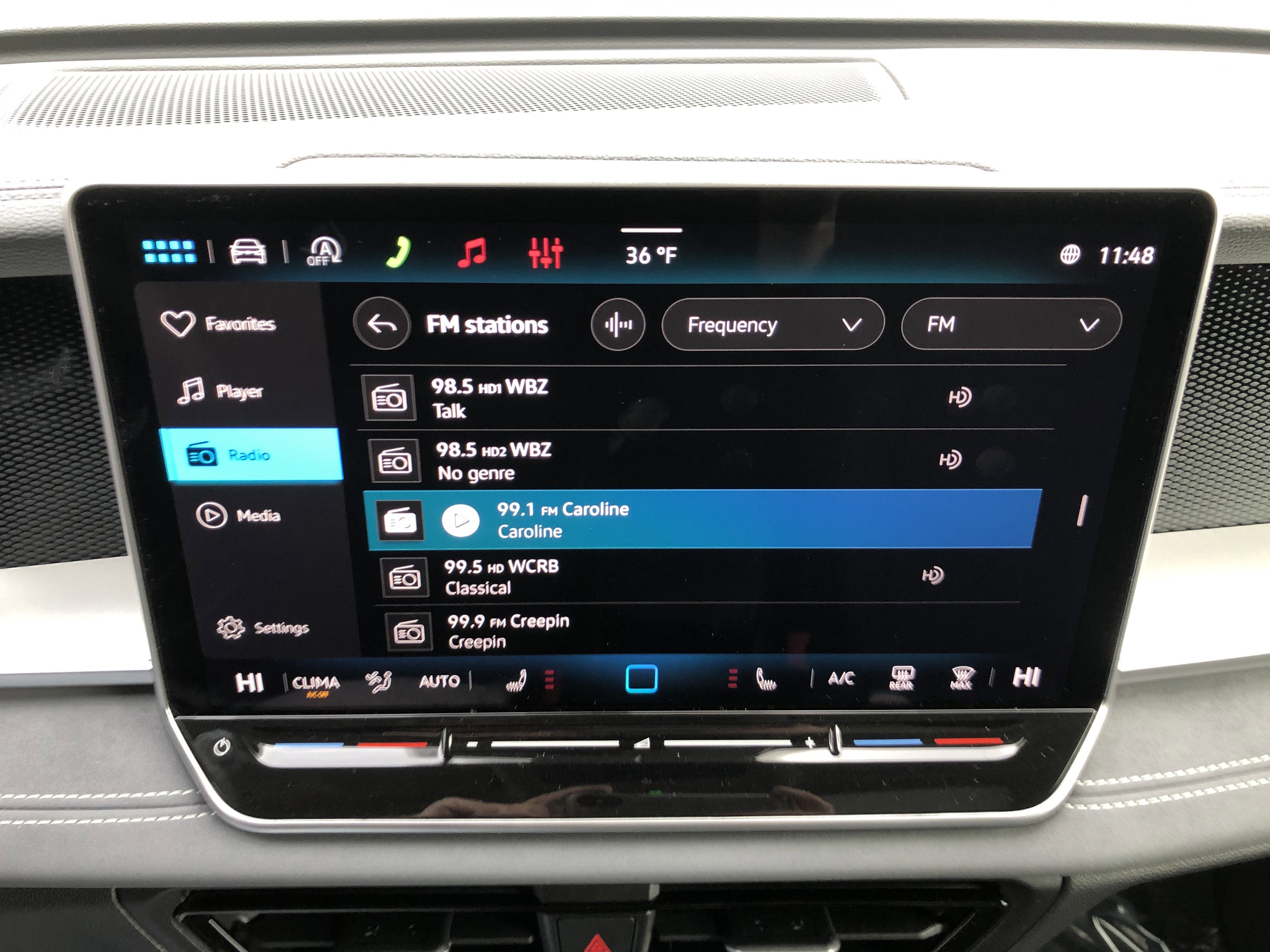 2026 Volkswagen Tiguan SE w/panoramic sunroof