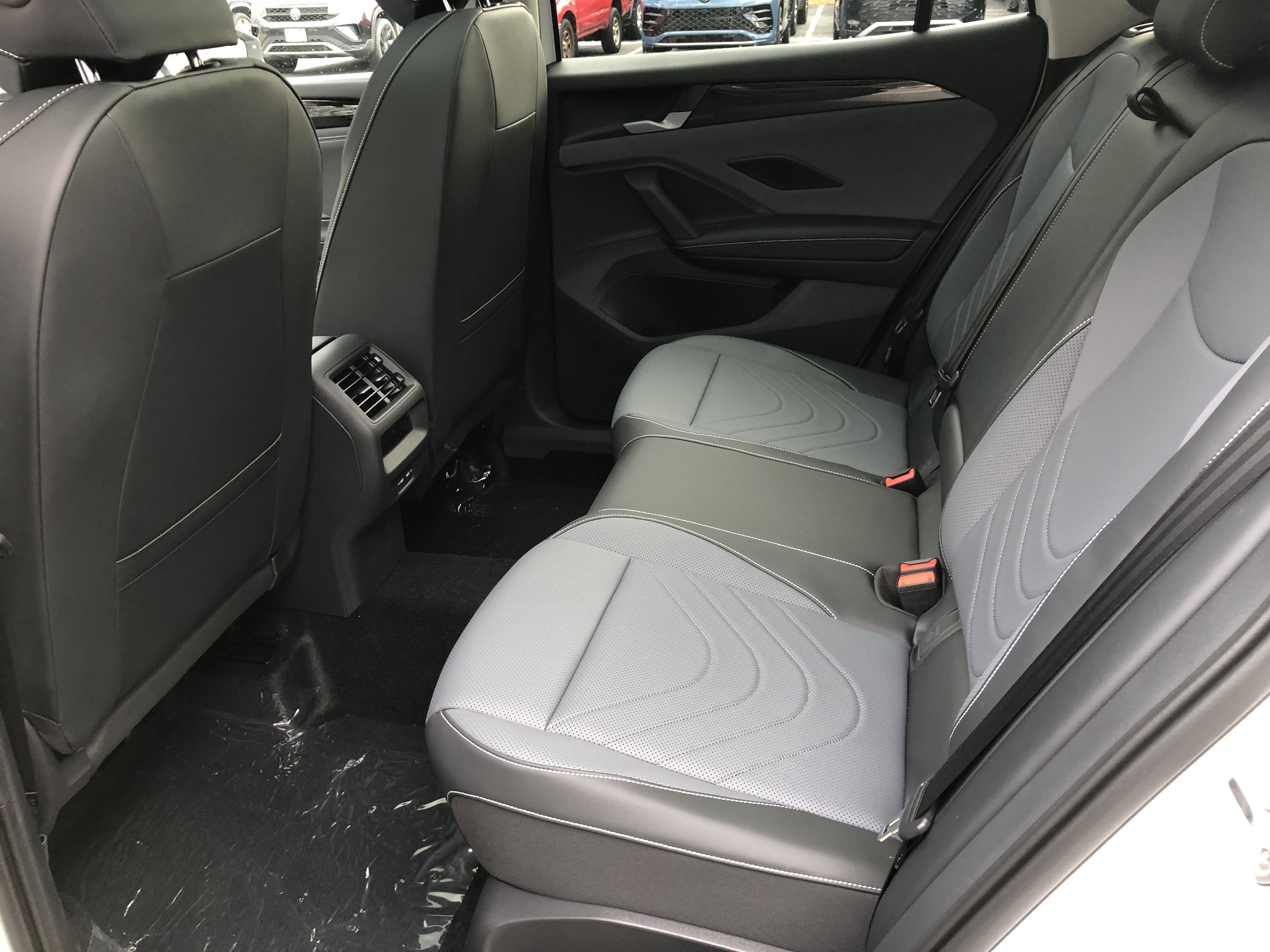 2026 Volkswagen Tiguan SE w/panoramic sunroof