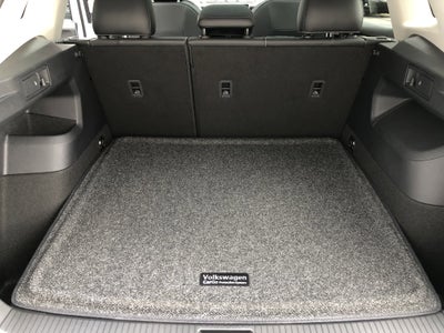 2026 Volkswagen Tiguan SE w/panoramic sunroof