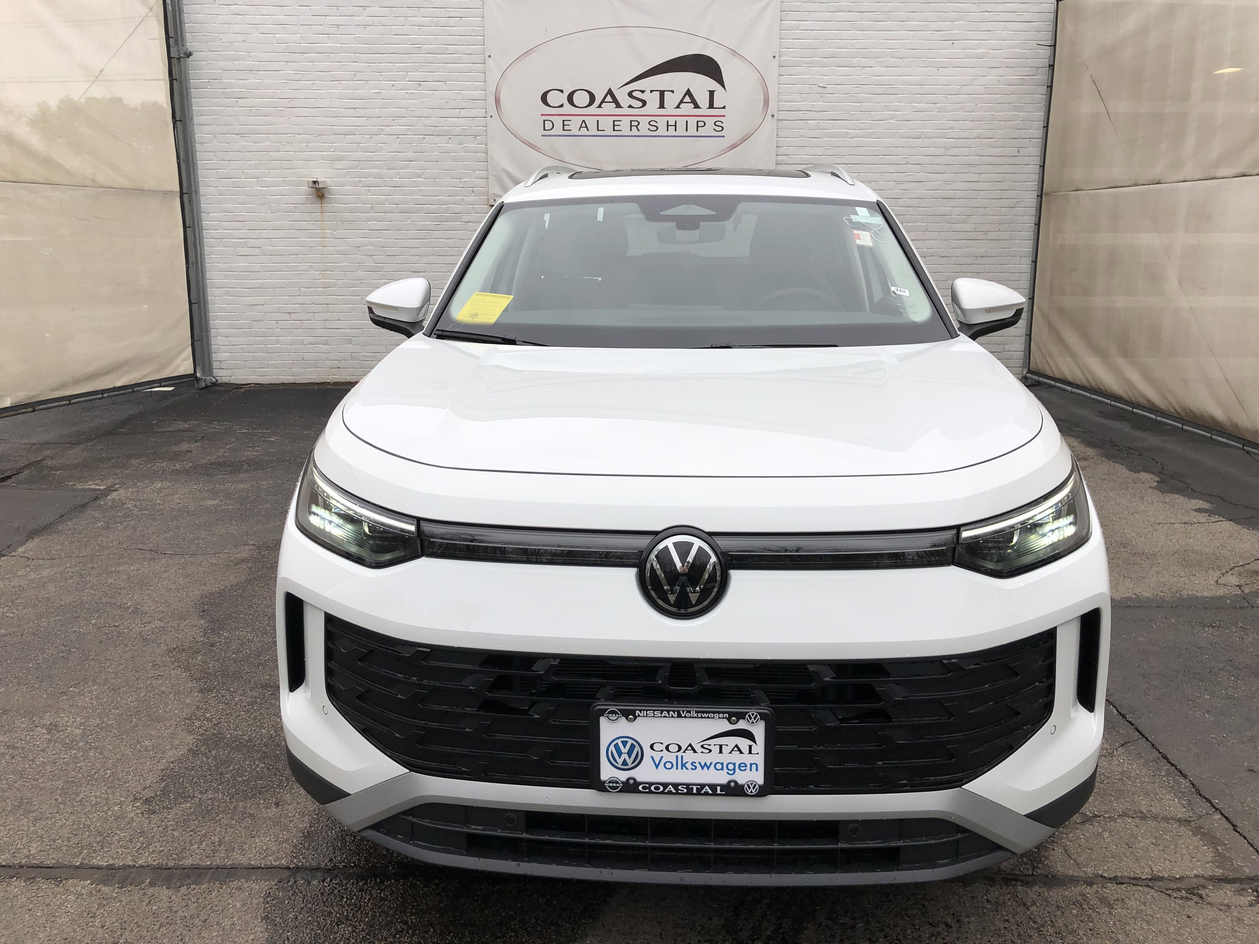 2026 Volkswagen Tiguan SE w/panoramic sunroof