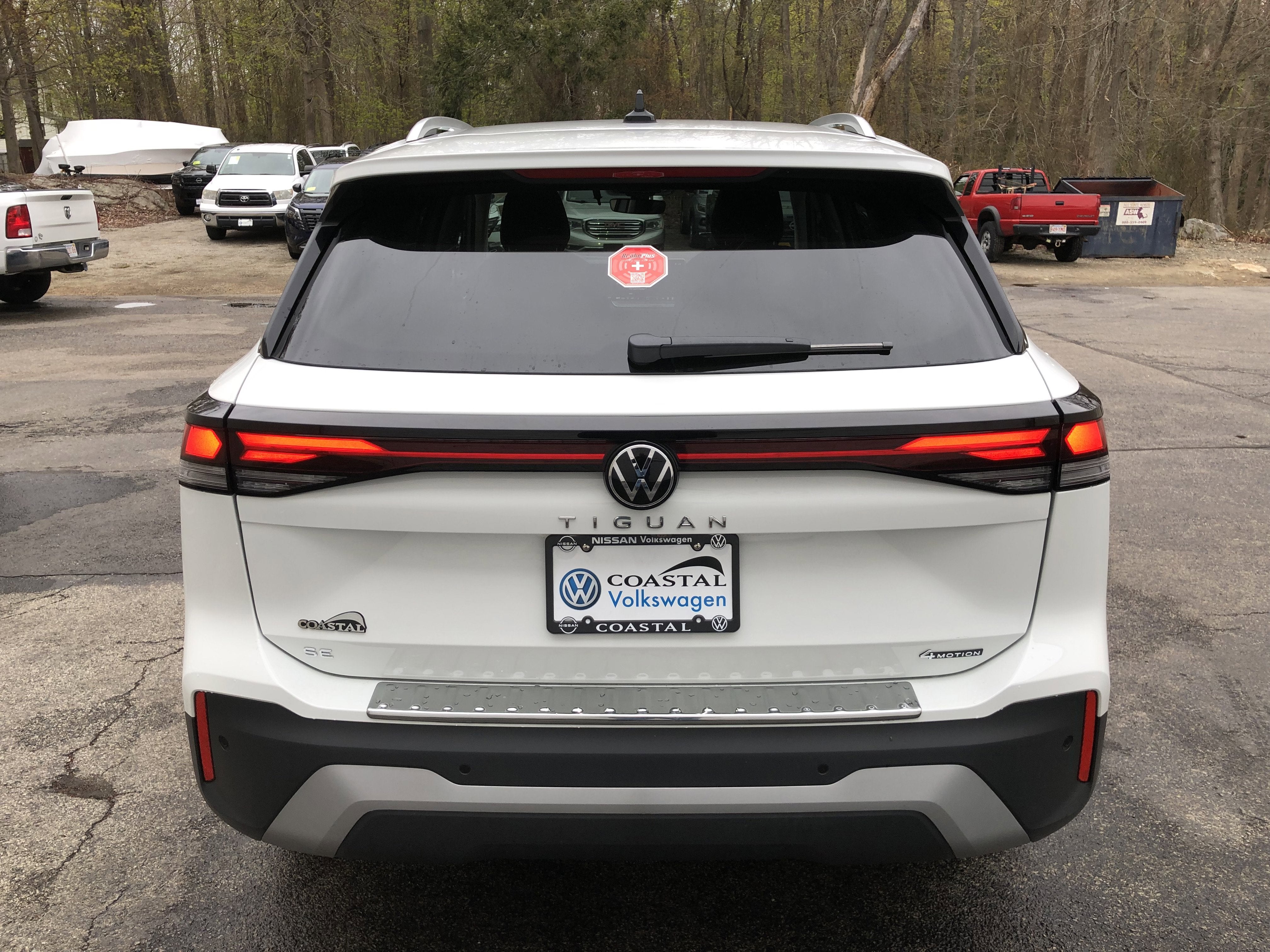 2026 Volkswagen Tiguan SE w/panoramic sunroof