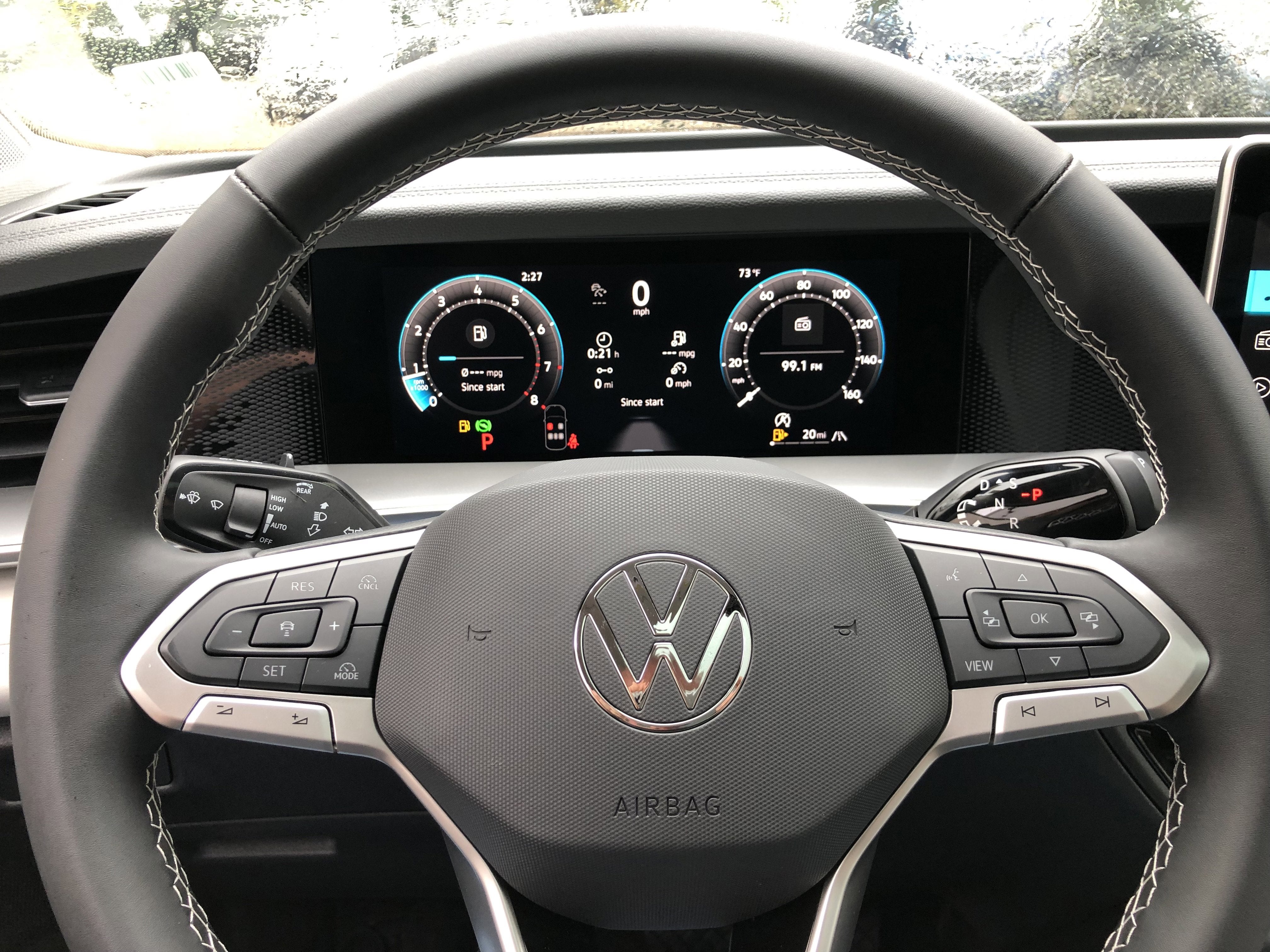 2026 Volkswagen Tiguan SE w/panoramic sunroof