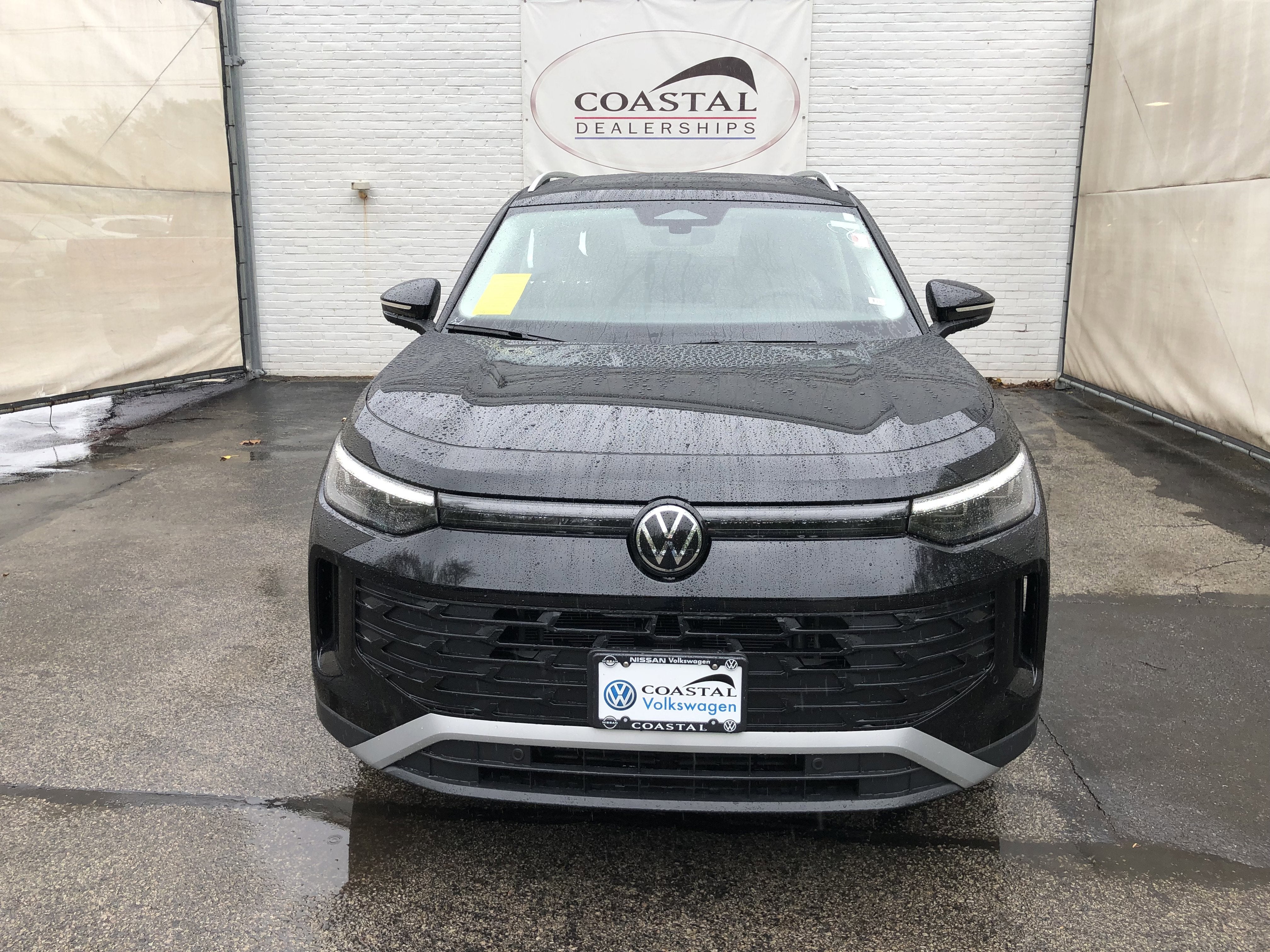 2026 Volkswagen Tiguan SE w/panoramic sunroof