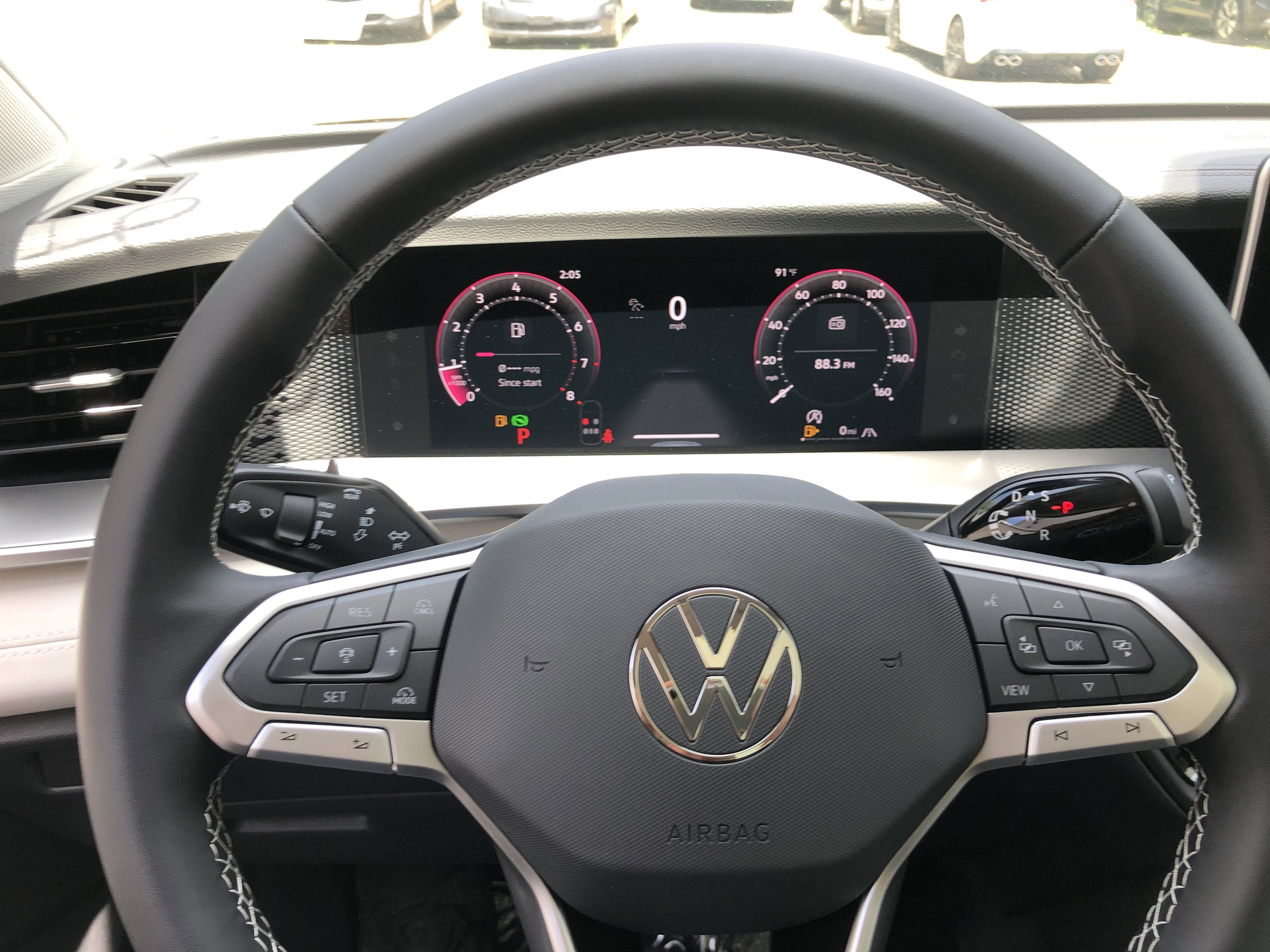 2026 Volkswagen Tiguan SE w/panoramic sunroof