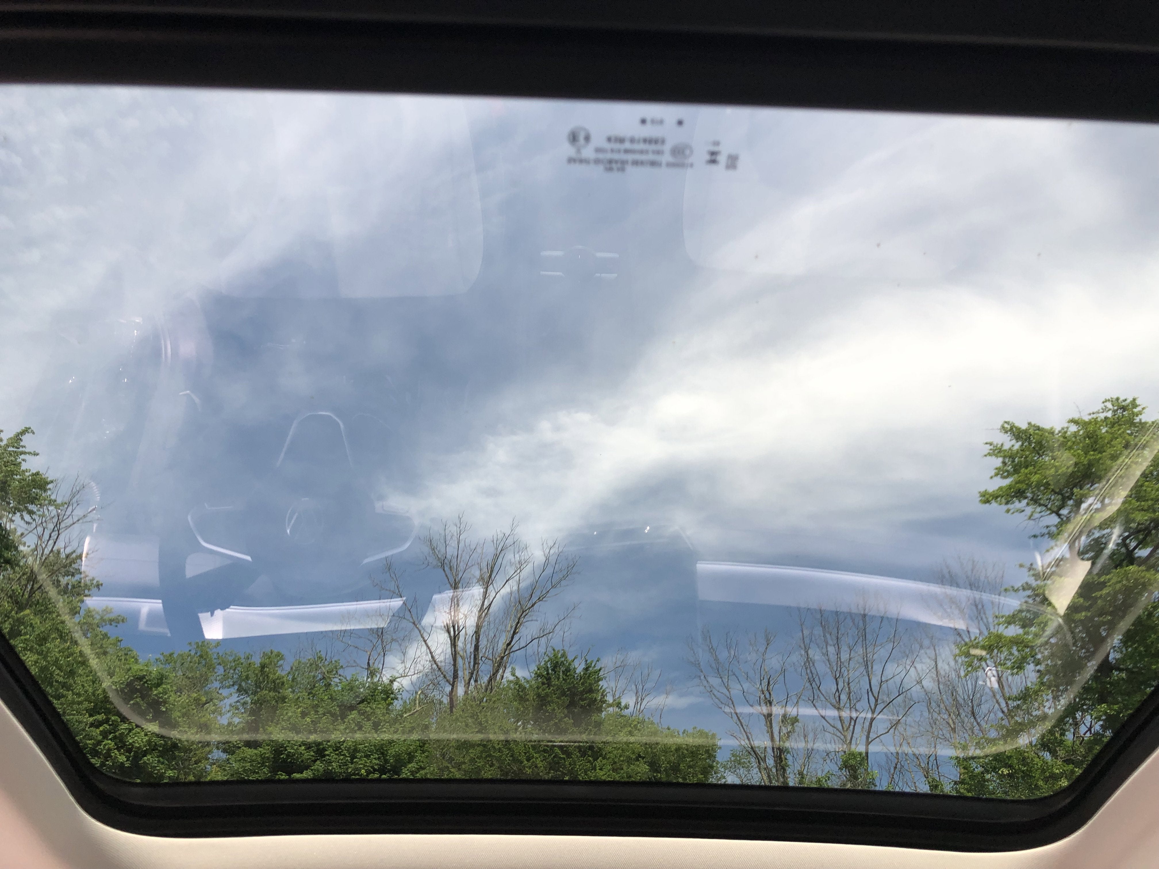 2026 Volkswagen Tiguan SE w/panoramic sunroof