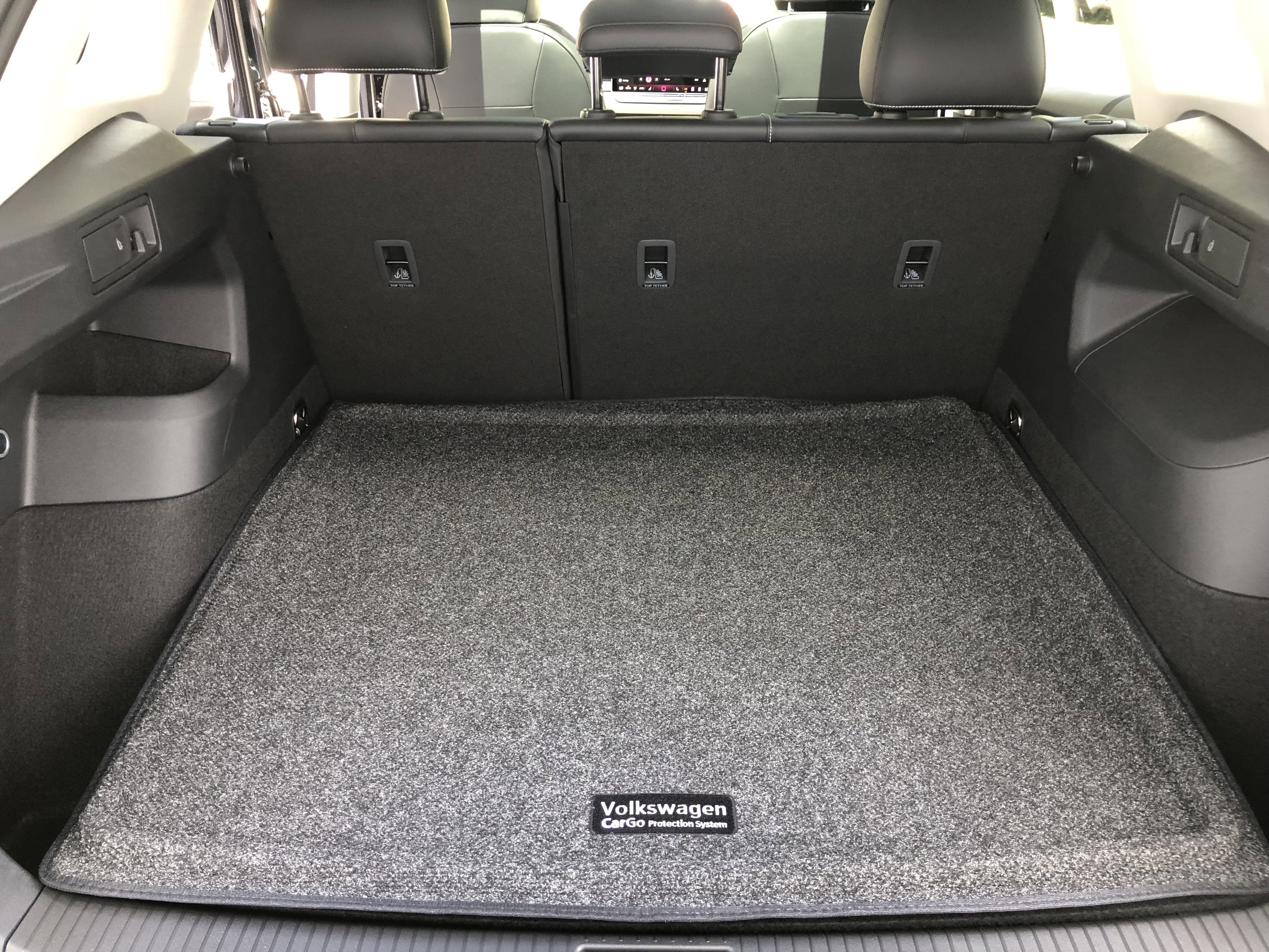 2026 Volkswagen Tiguan SE w/panoramic sunroof