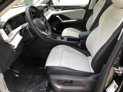 2026 Volkswagen Tiguan SE w/panoramic sunroof