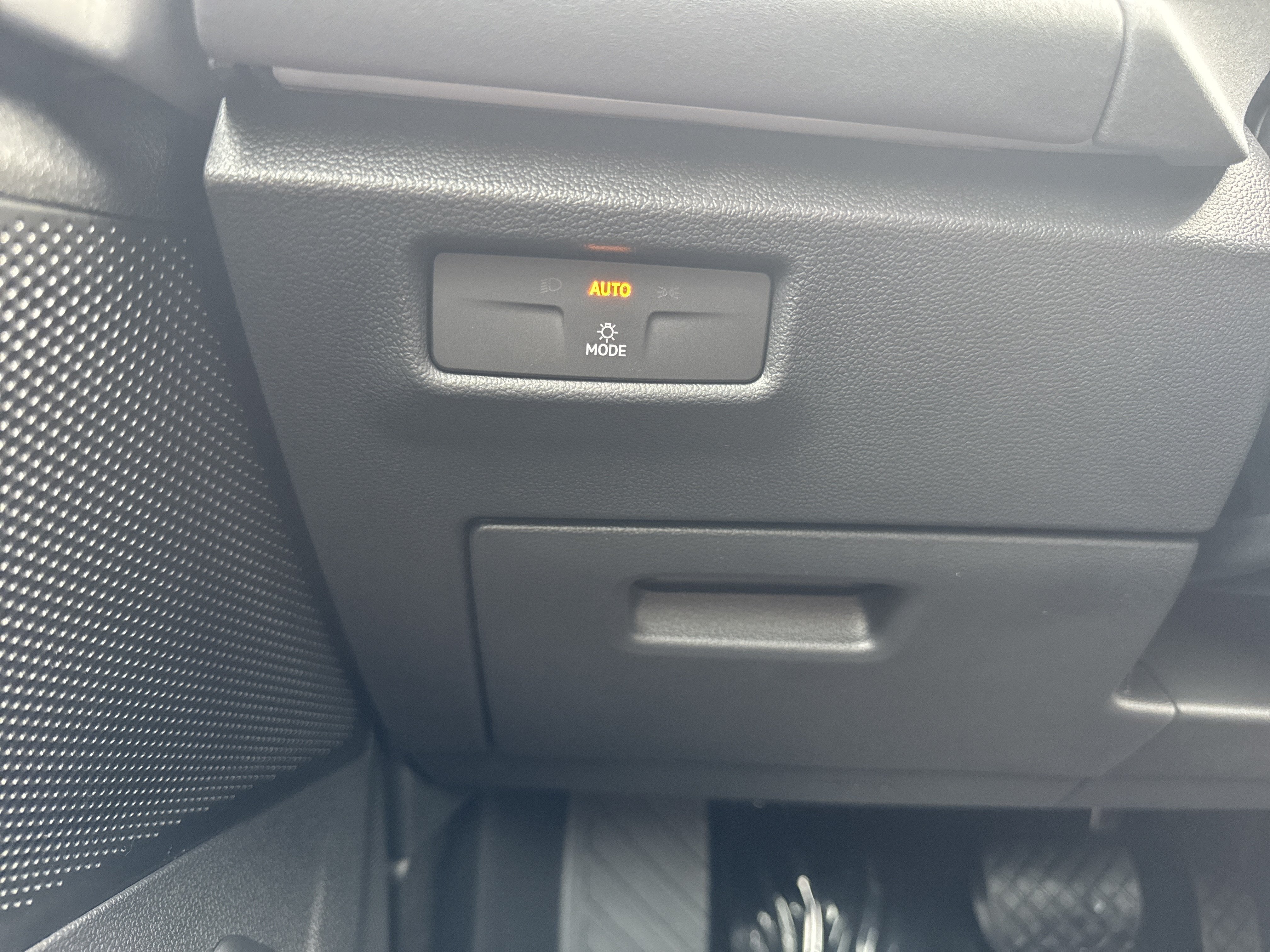 2026 Volkswagen Tiguan SE w/panoramic sunroof