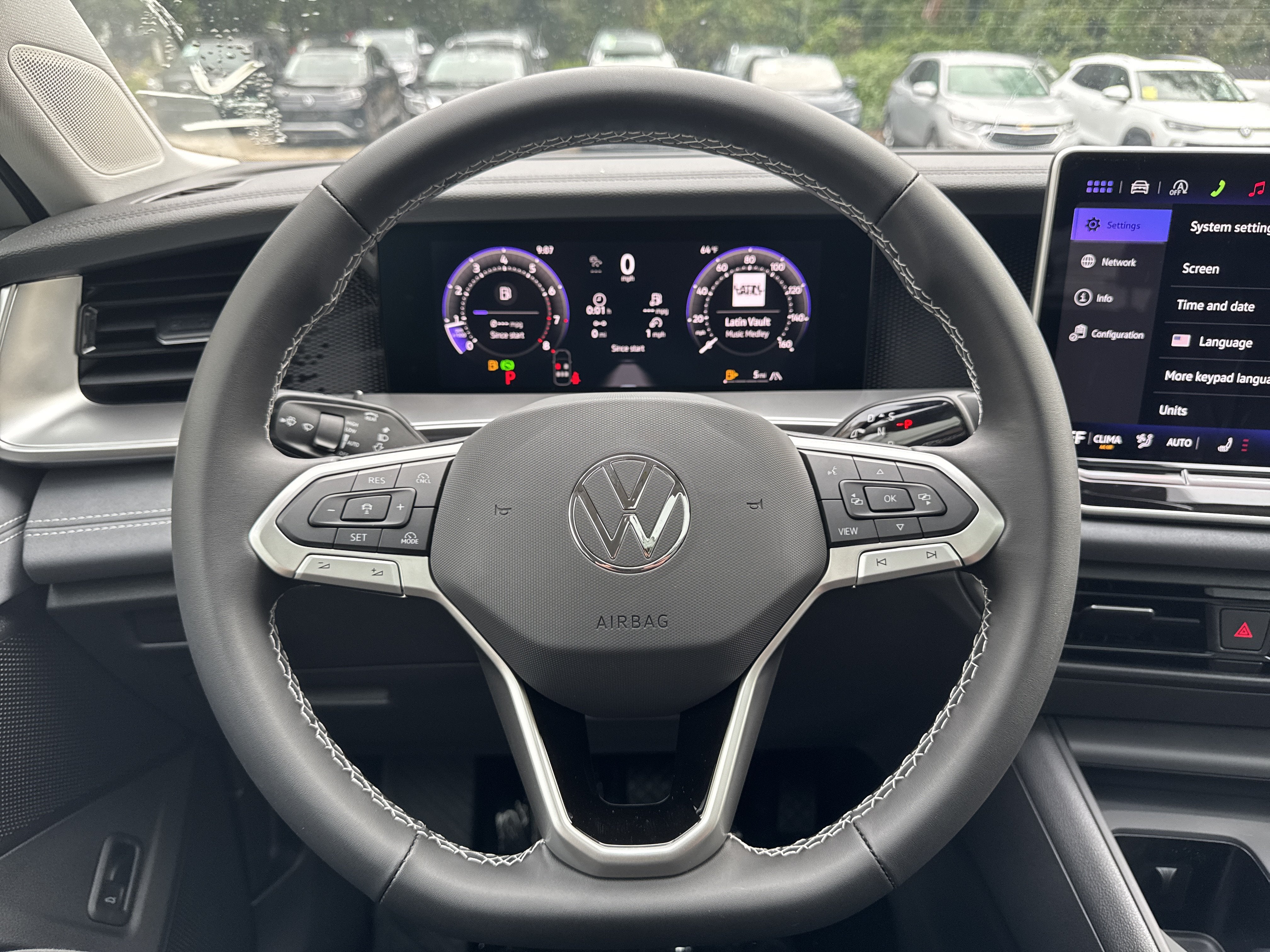 2026 Volkswagen Tiguan SE w/panoramic sunroof