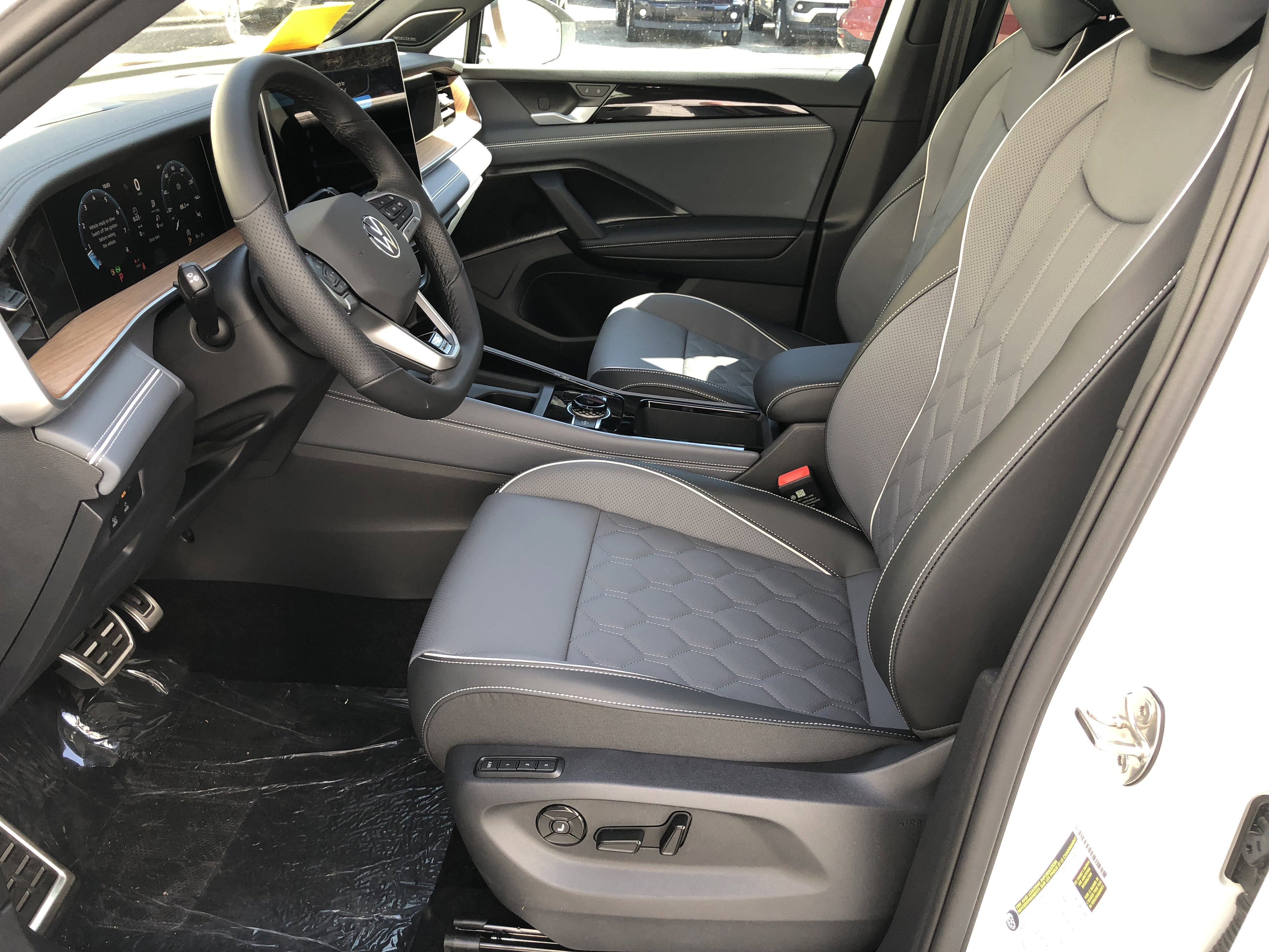 2026 Volkswagen Tiguan SEL R-Line Turbo