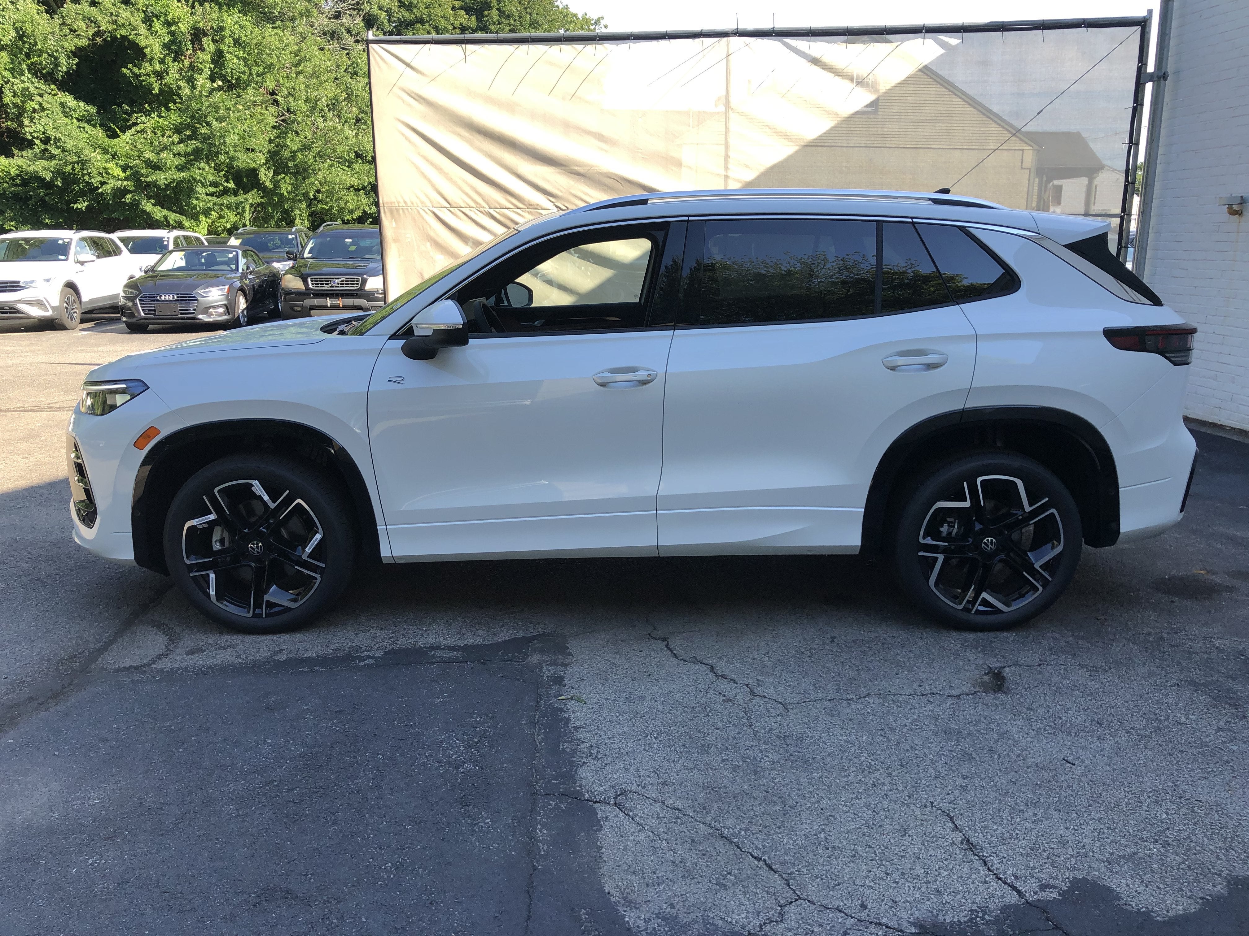 2026 Volkswagen Tiguan SEL R-Line Turbo
