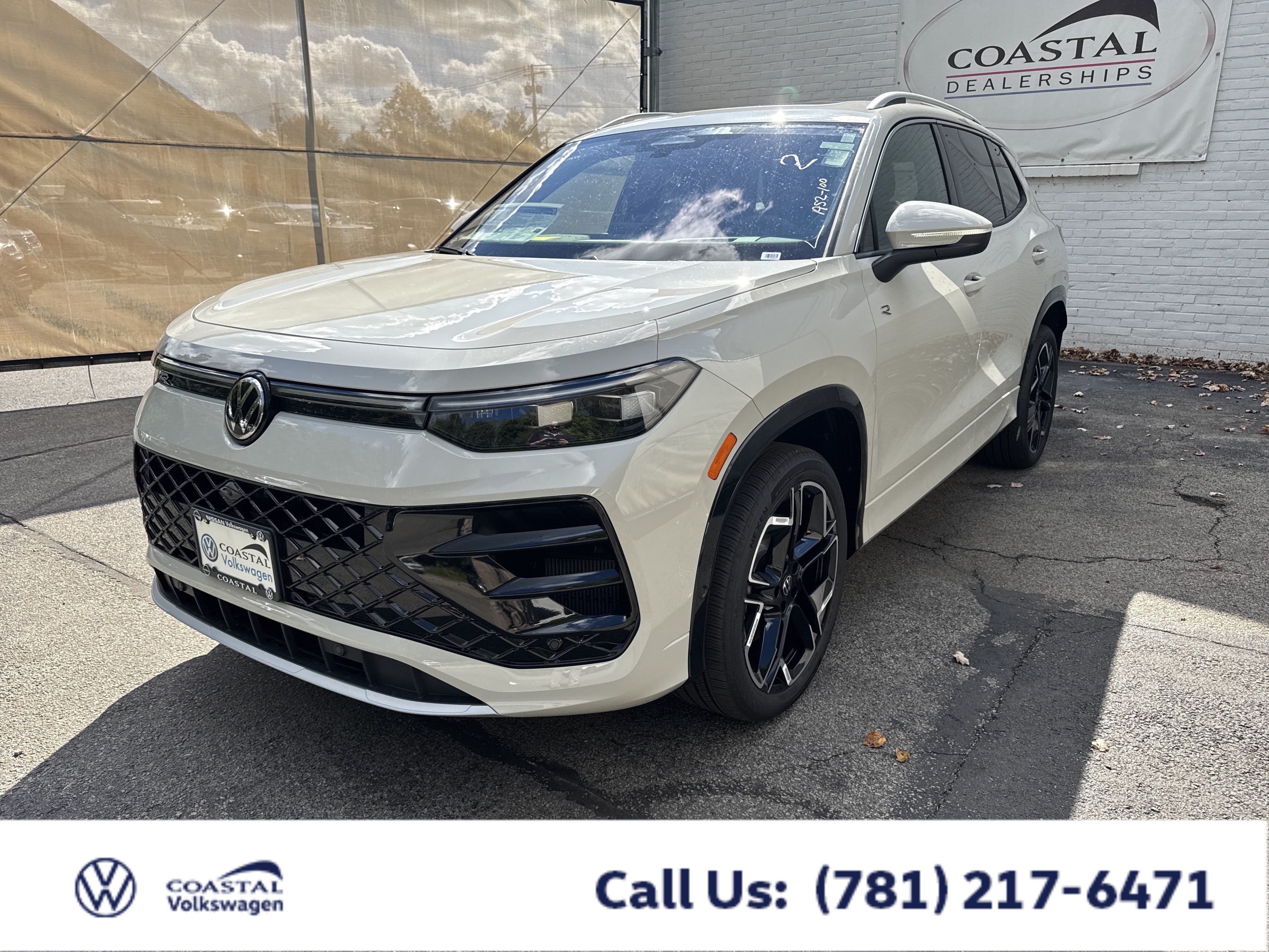 2027 Volkswagen Tiguan SEL R-Line Turbo
