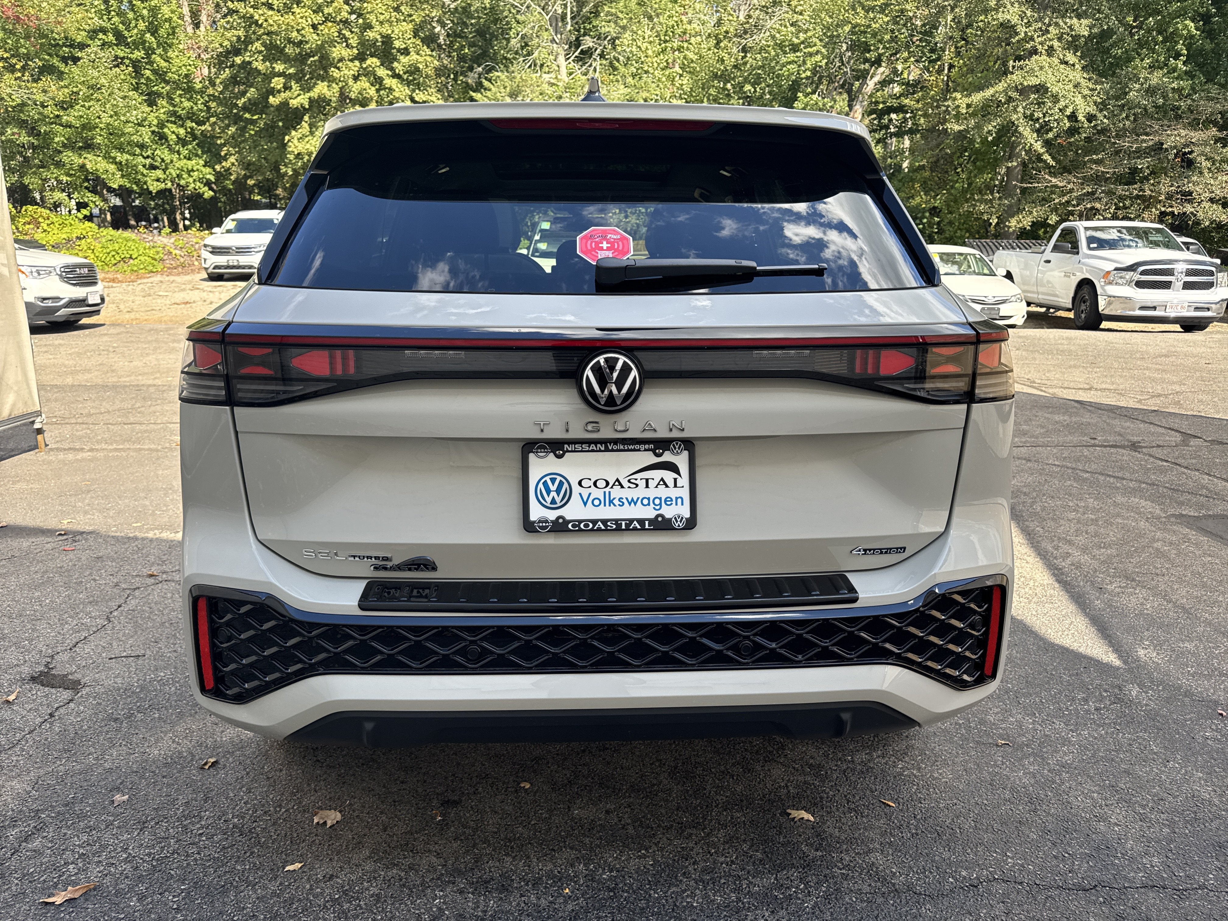2027 Volkswagen Tiguan SEL R-Line Turbo