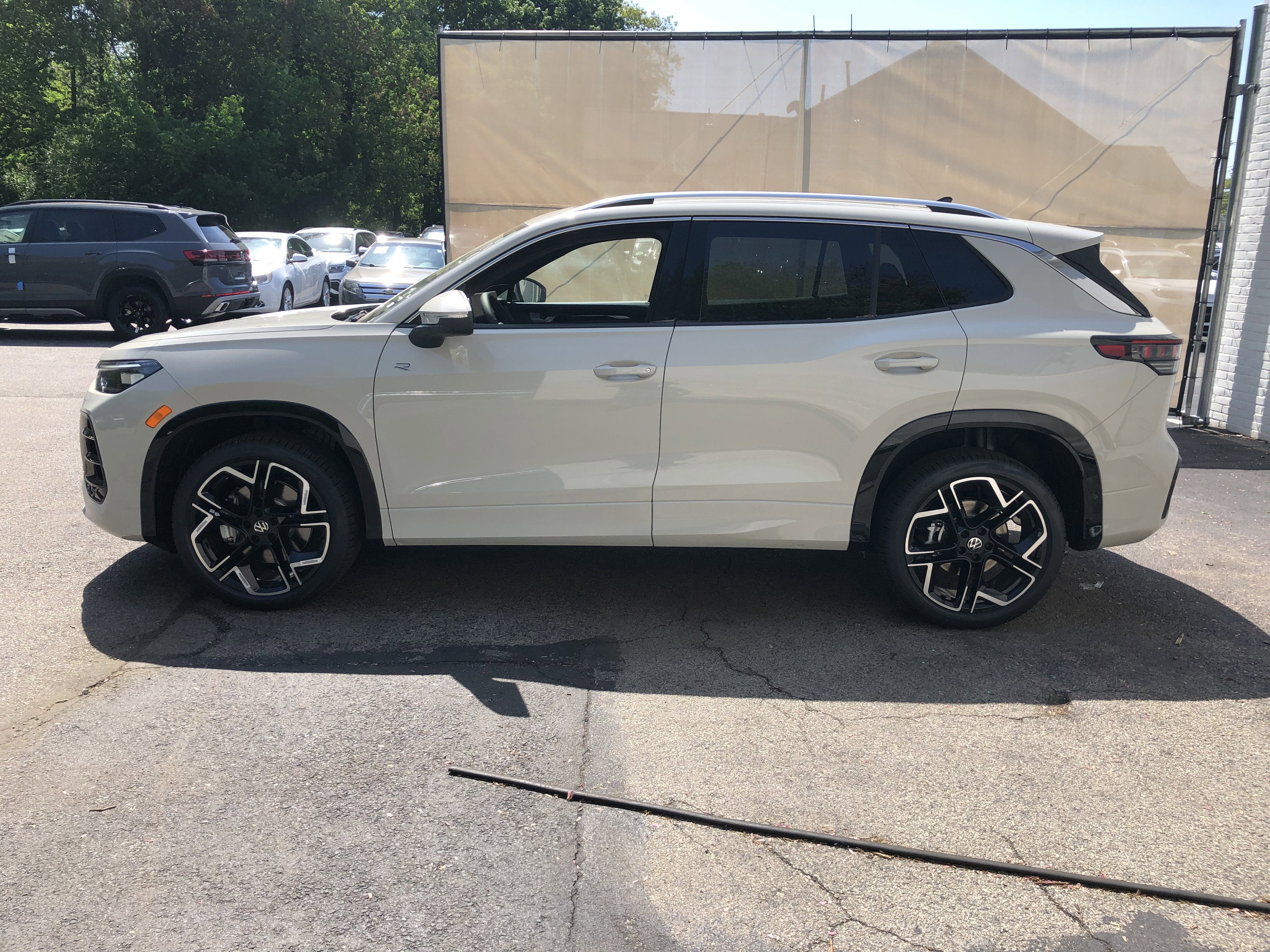 2026 Volkswagen Tiguan SEL R-Line Turbo