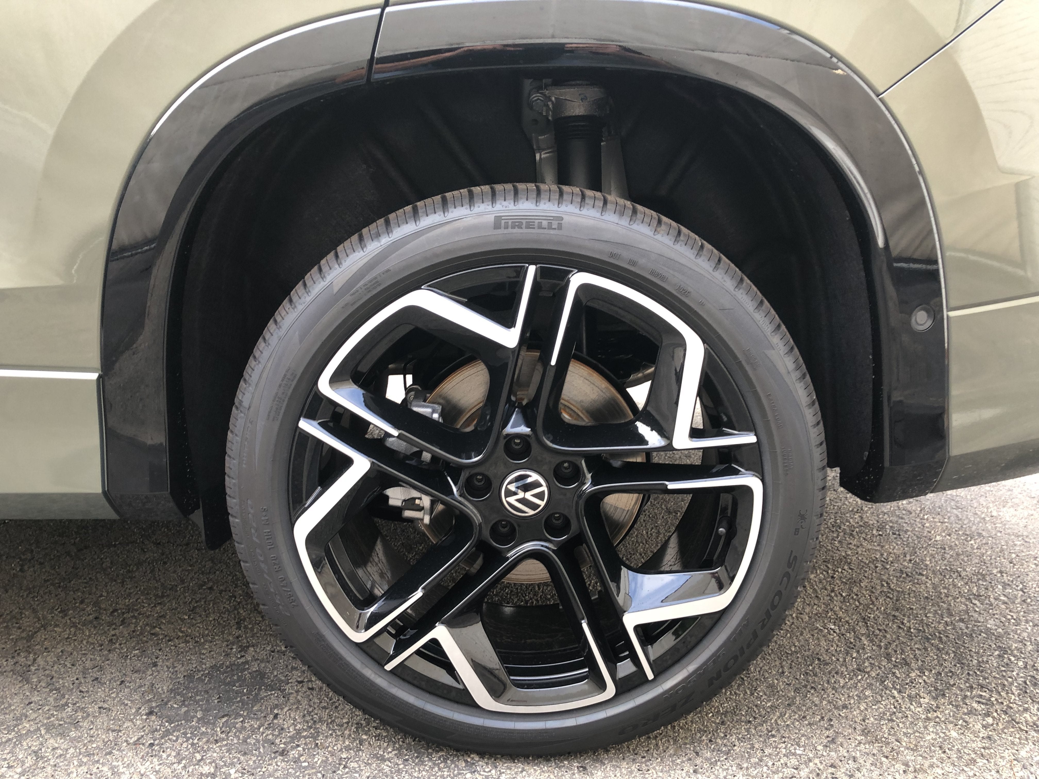 2026 Volkswagen Tiguan SEL R-Line Turbo