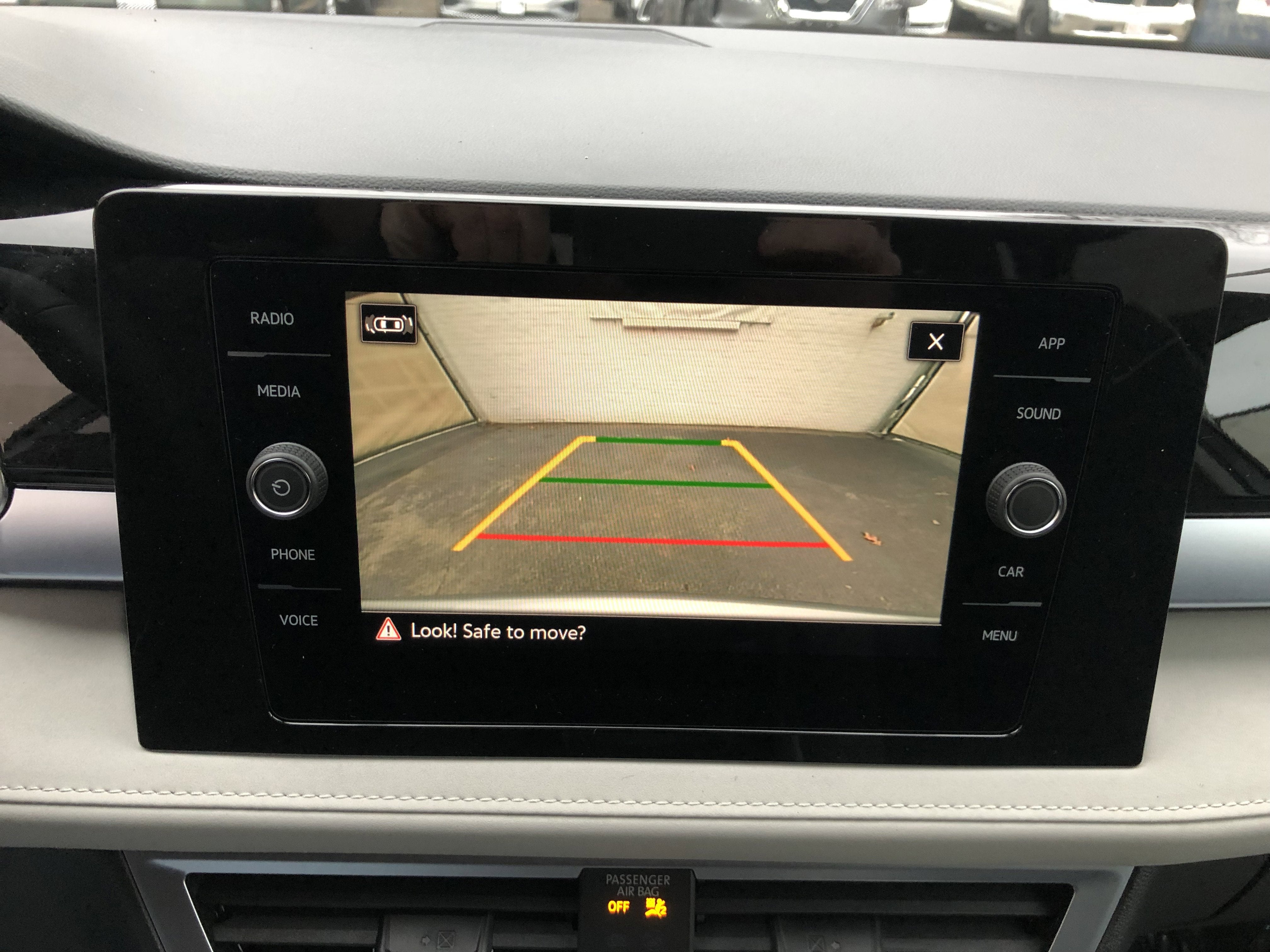 2026 Volkswagen Taos SE w/panoramic sunroof