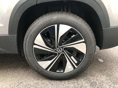 2026 Volkswagen Taos SE w/panoramic sunroof