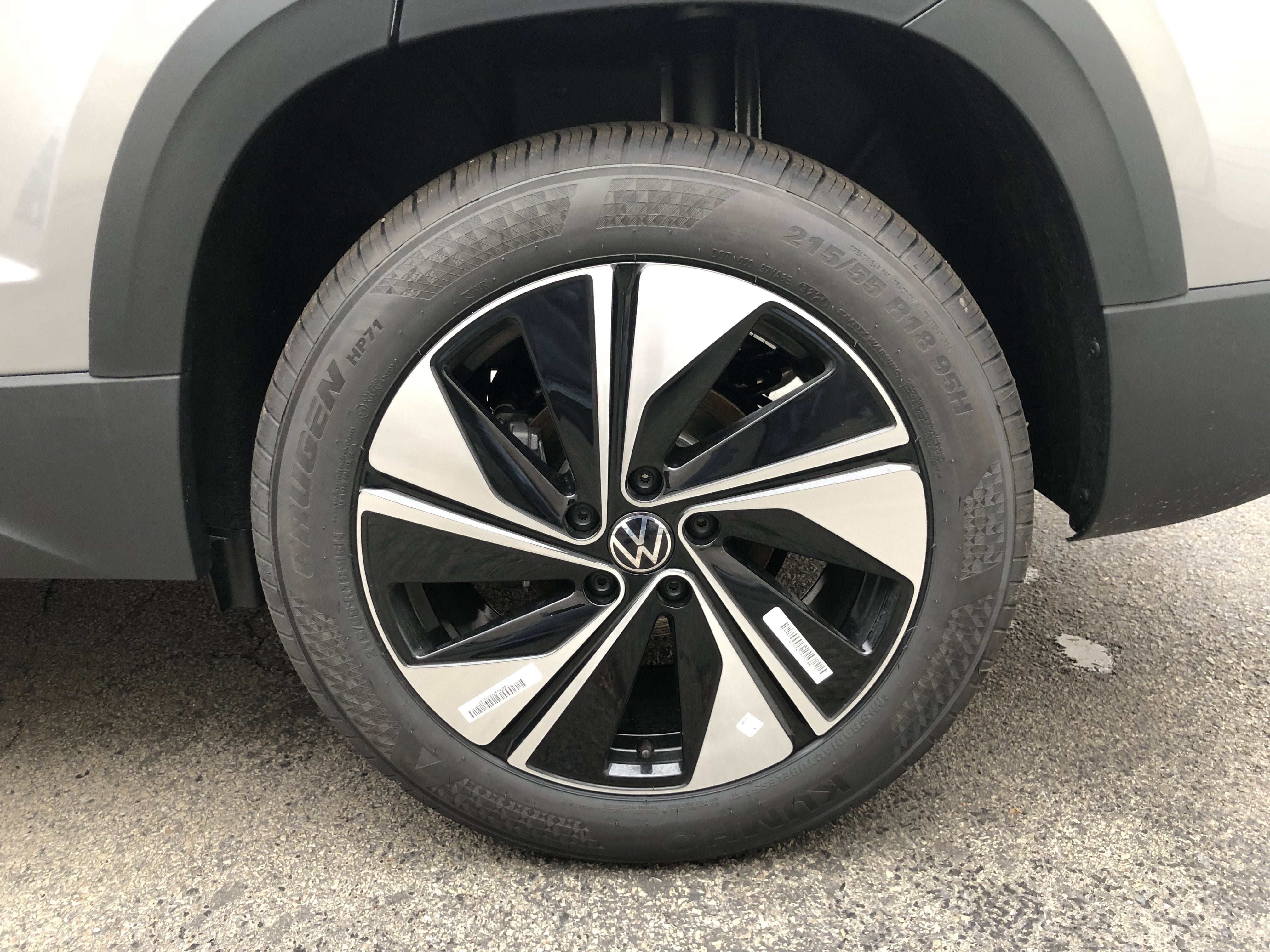 2026 Volkswagen Taos SE w/panoramic sunroof