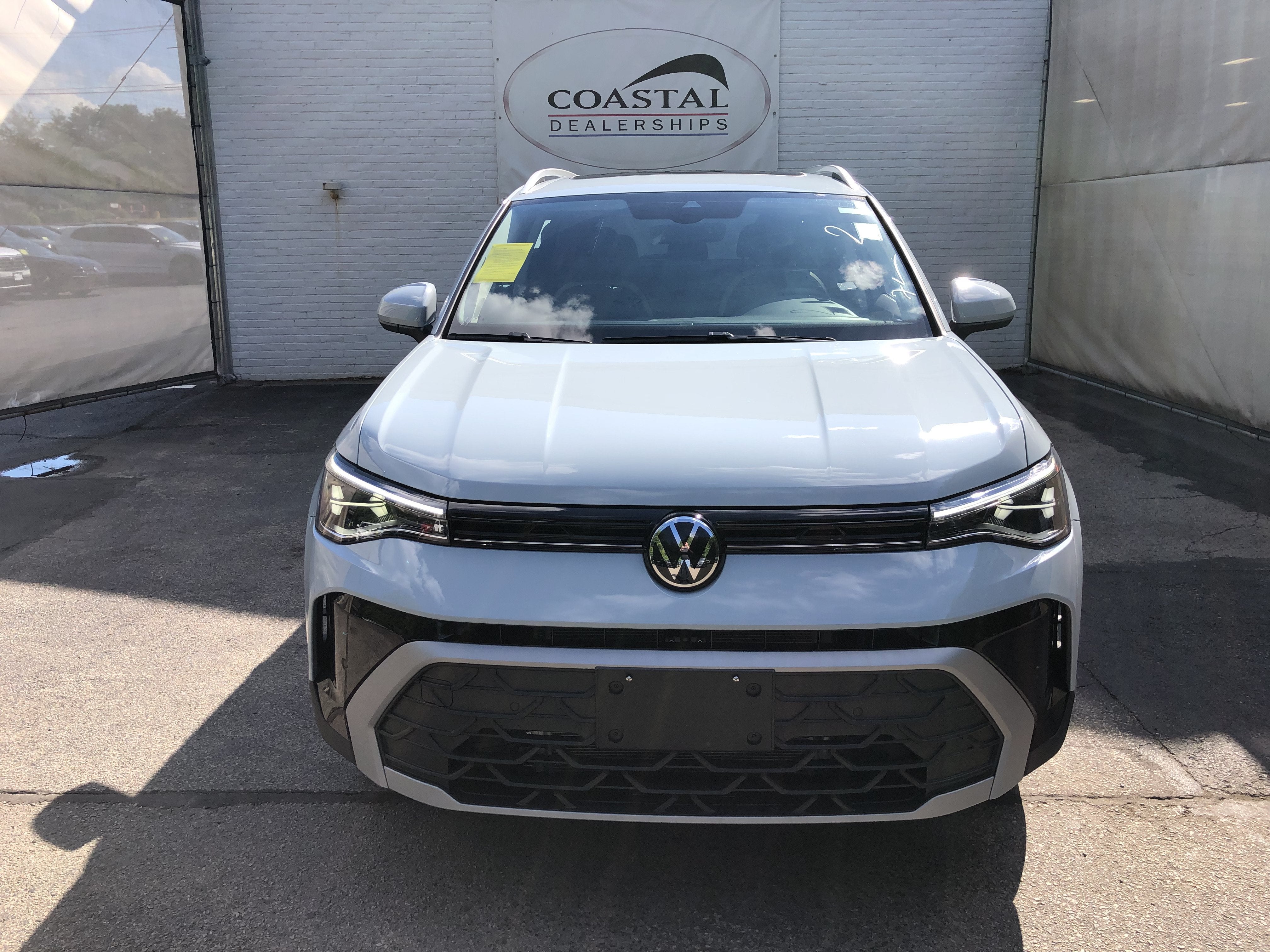 2026 Volkswagen Taos SE w/panoramic sunroof