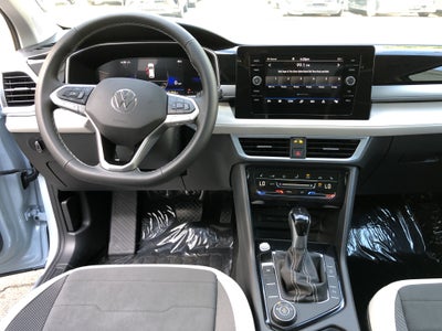 2026 Volkswagen Taos SE w/panoramic sunroof