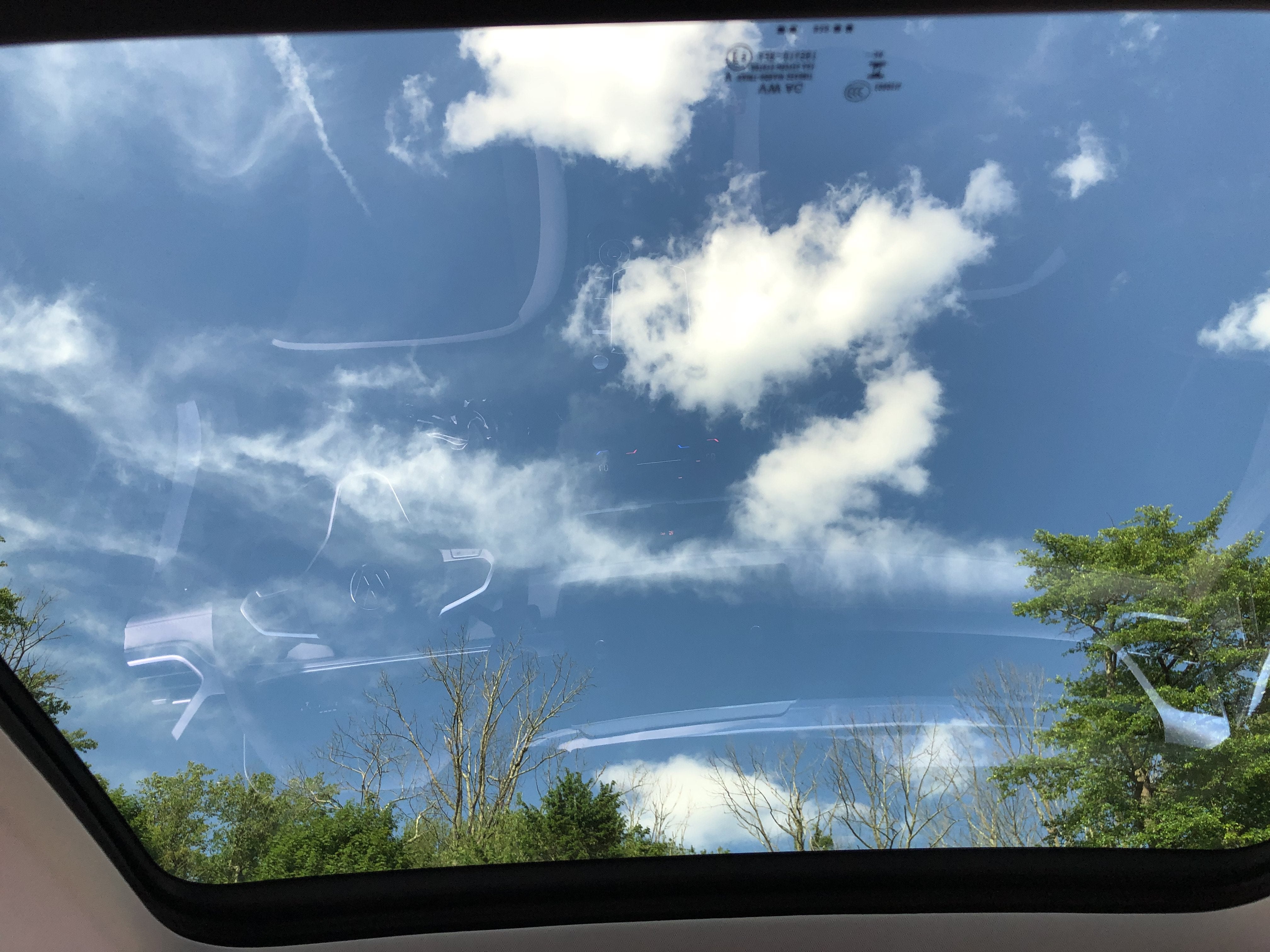 2026 Volkswagen Taos SE w/panoramic sunroof