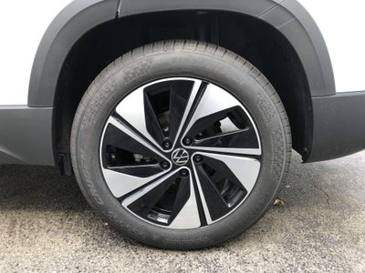 2026 Volkswagen Taos SE w/panoramic sunroof