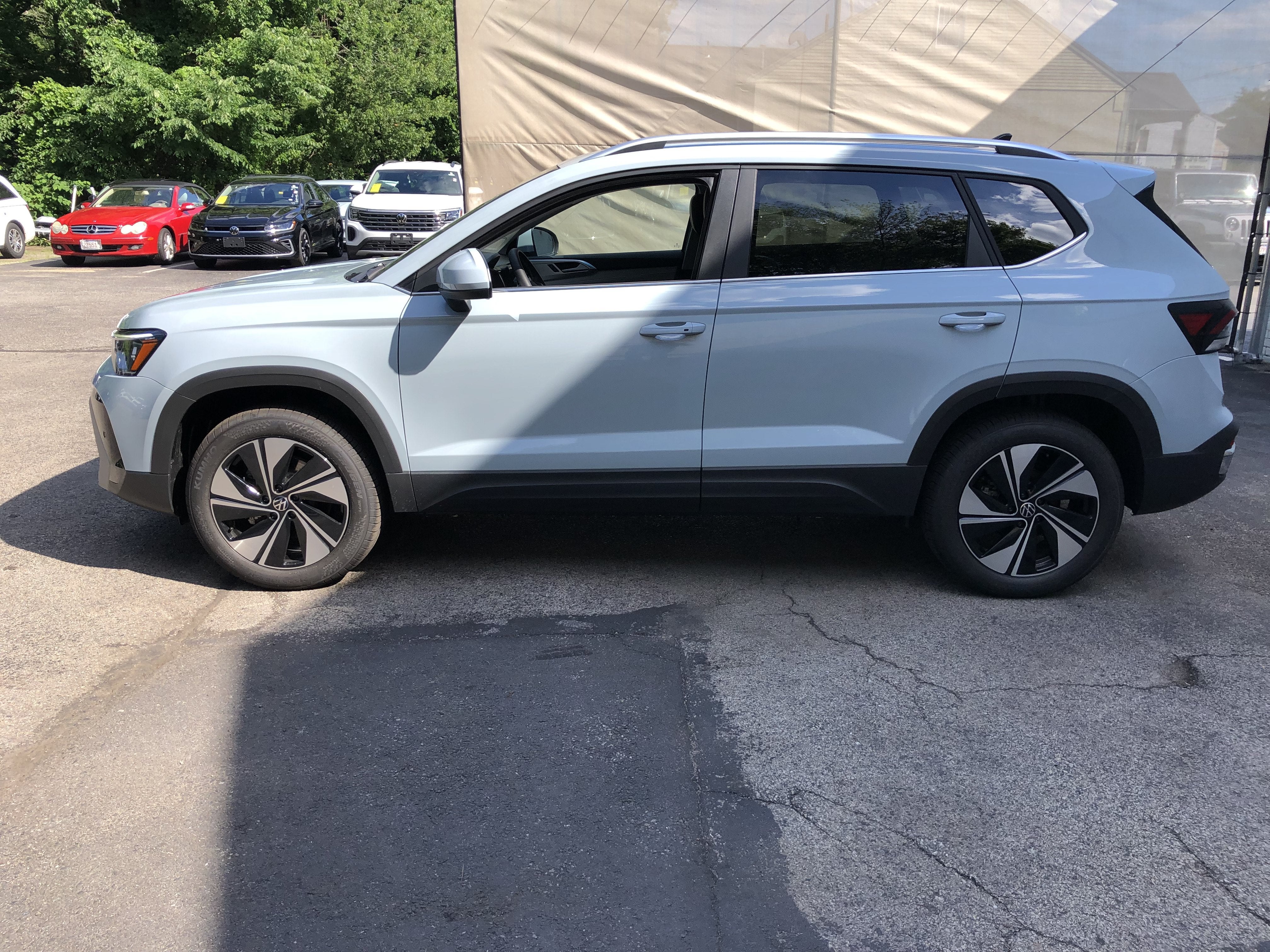 2026 Volkswagen Taos SE w/panoramic sunroof