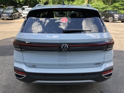 2026 Volkswagen Taos SE w/panoramic sunroof